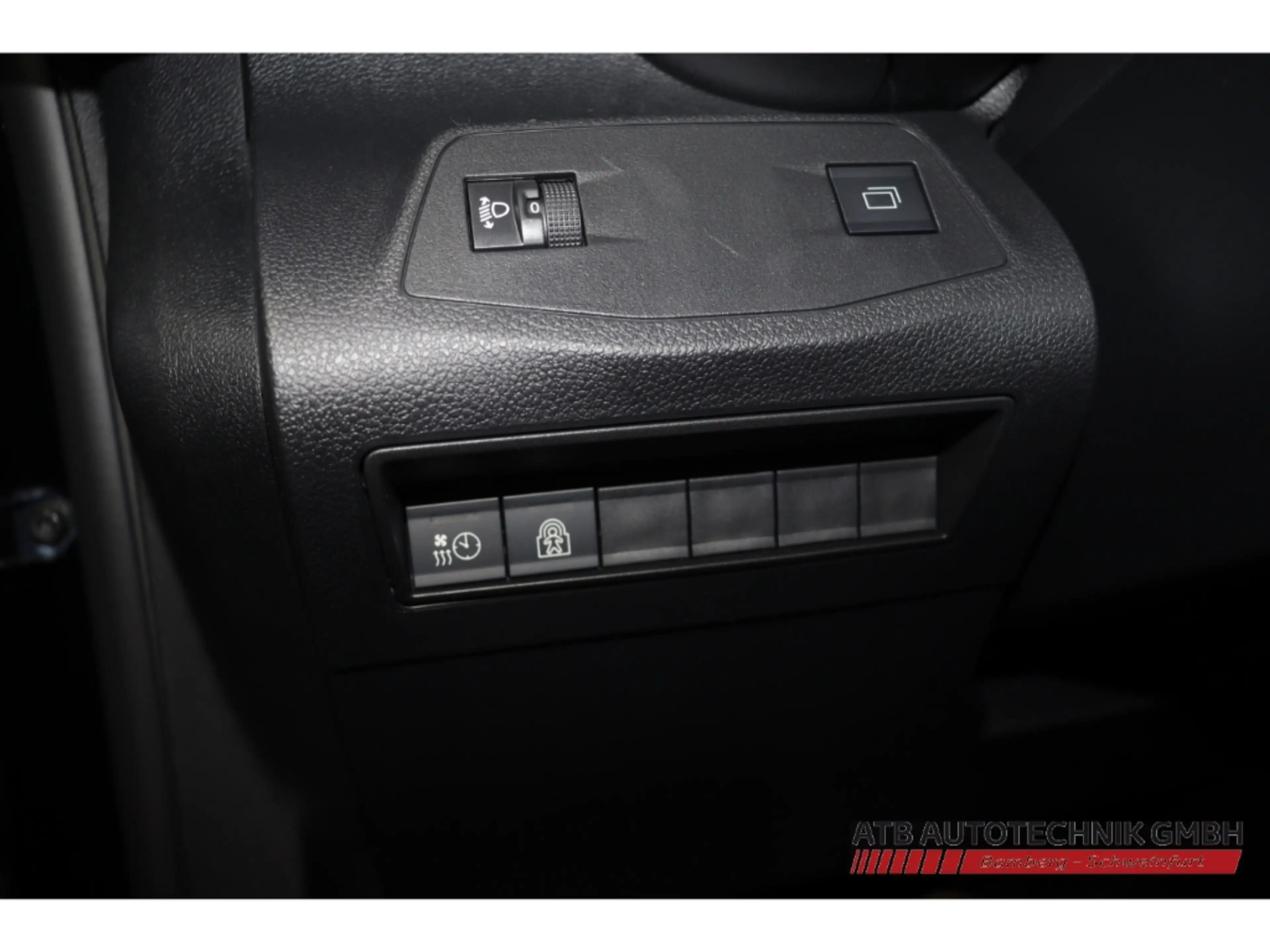 Fiat Qubo -L 5-Sitzer ICON 50kWh 136PS Apple CarPlay PDC SHZ — photo 14