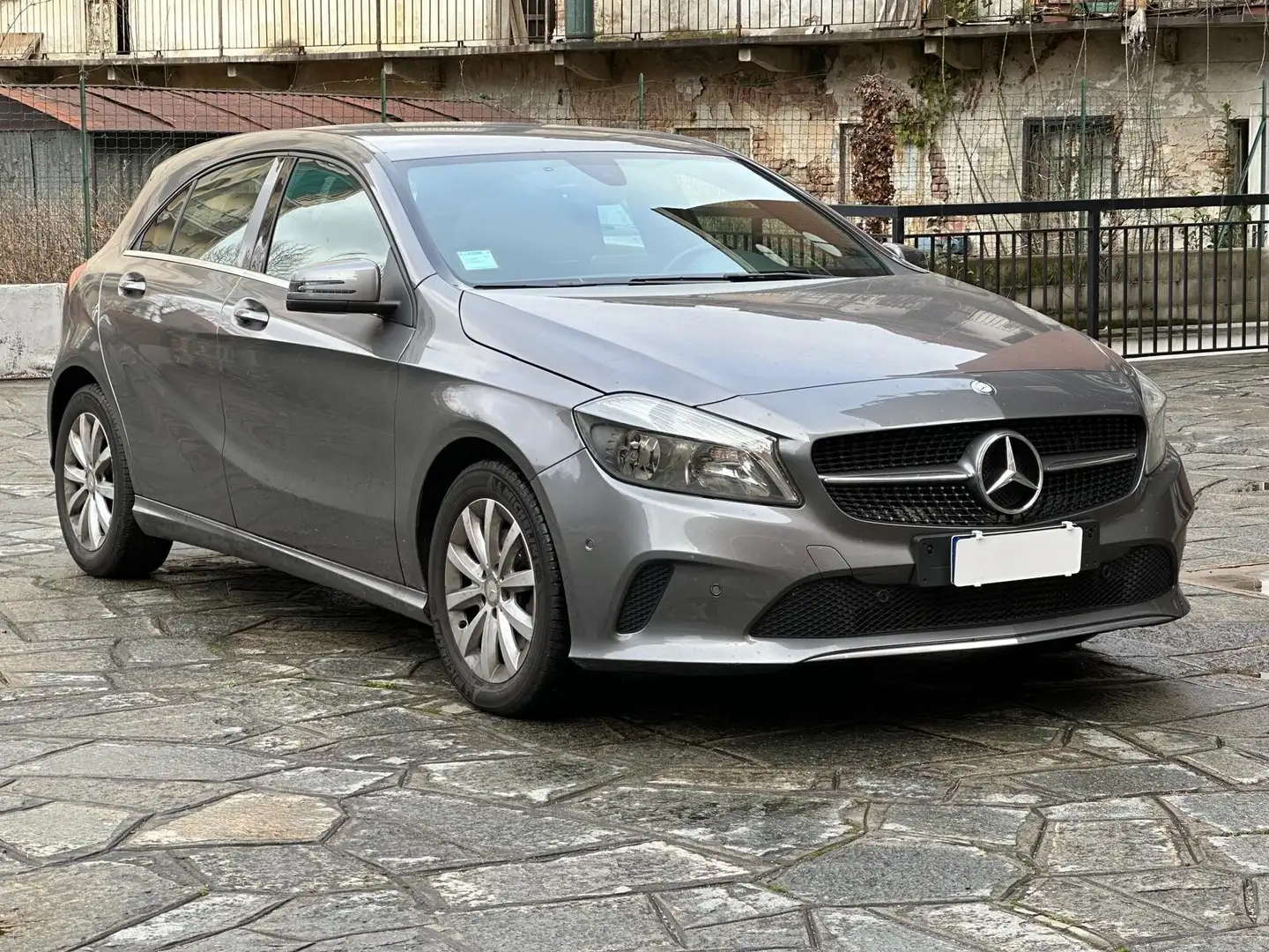 Mercedes-Benz A 180 A 180 Sport Grigio - 1