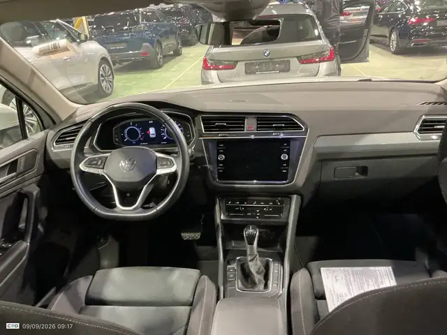 Volkswagen Tiguan view 6