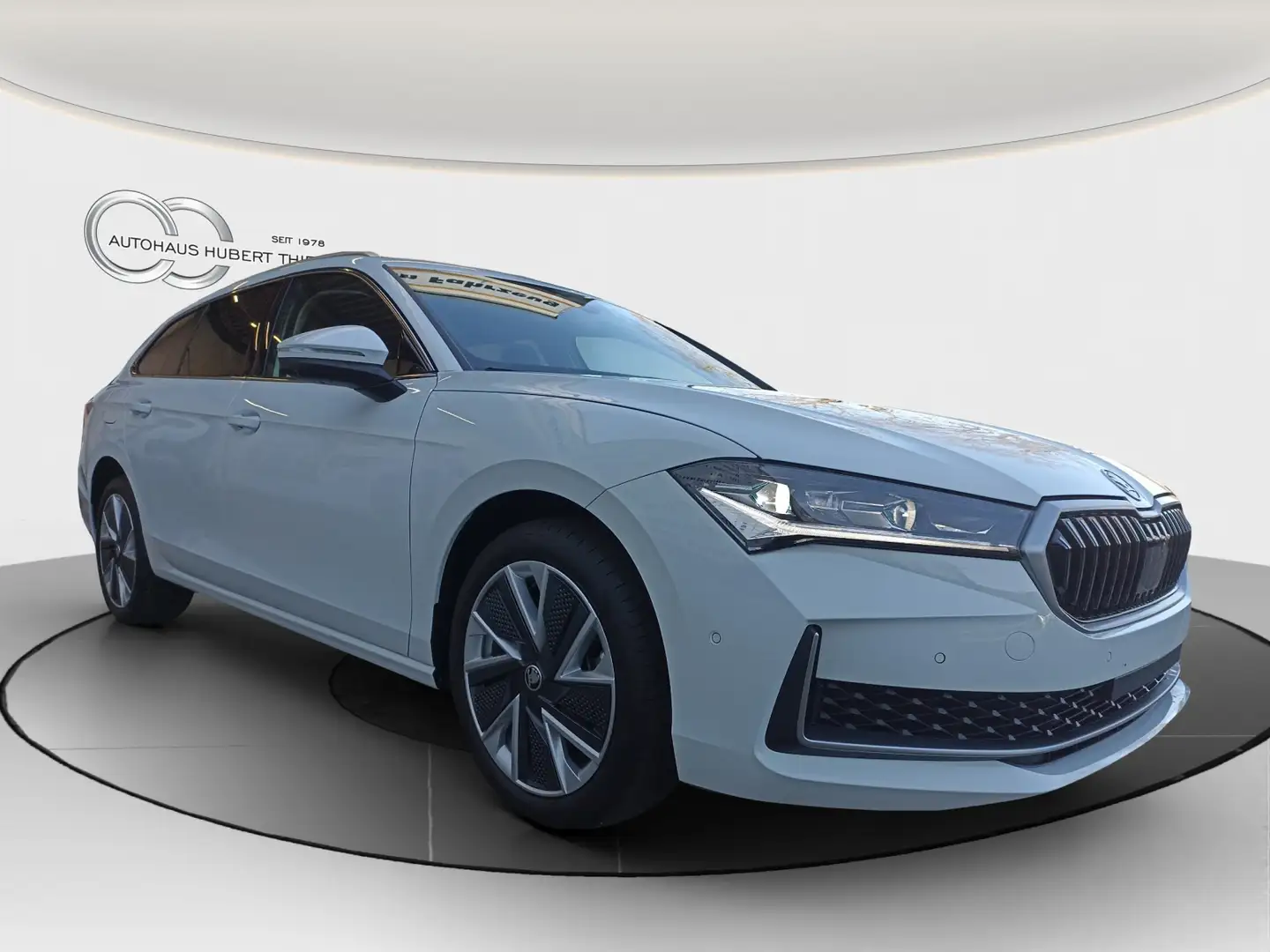 Skoda Superb Combi 1.5 TSI mHEV Selection DSG  ASSISTENTEN+NAVI Weiß - 2