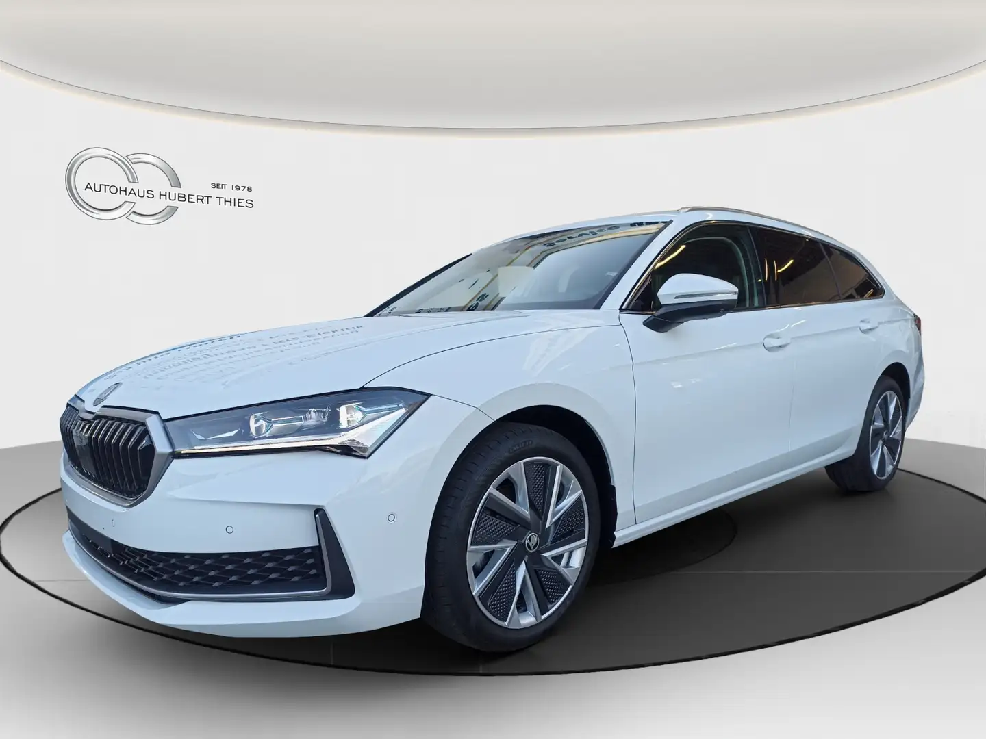 Skoda Superb Combi 1.5 TSI mHEV Selection DSG  ASSISTENTEN+NAVI Weiß - 1