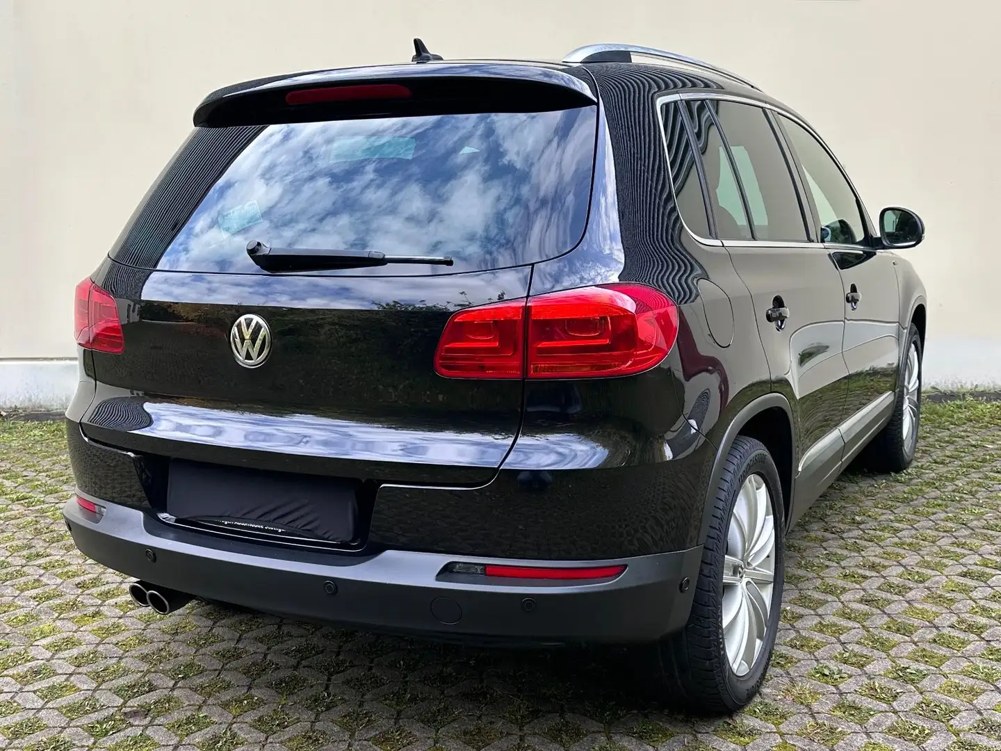 Volkswagen Tiguan Life 4Motion 2.0 | AHK | Pano | Stand.H | Schwarz - 2