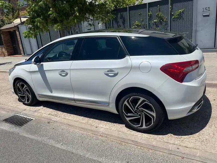 DS DS5 2016, foto 6