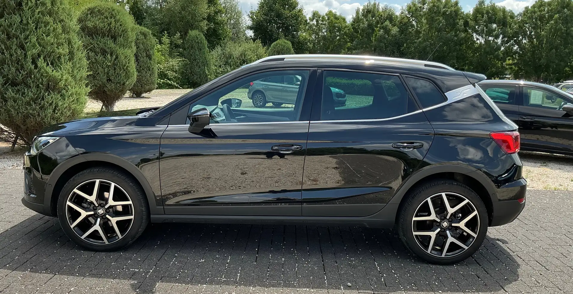 SEAT Arona FR AHK, Voll-LED, Navi, Full-Link, Kamera Чорний - 2