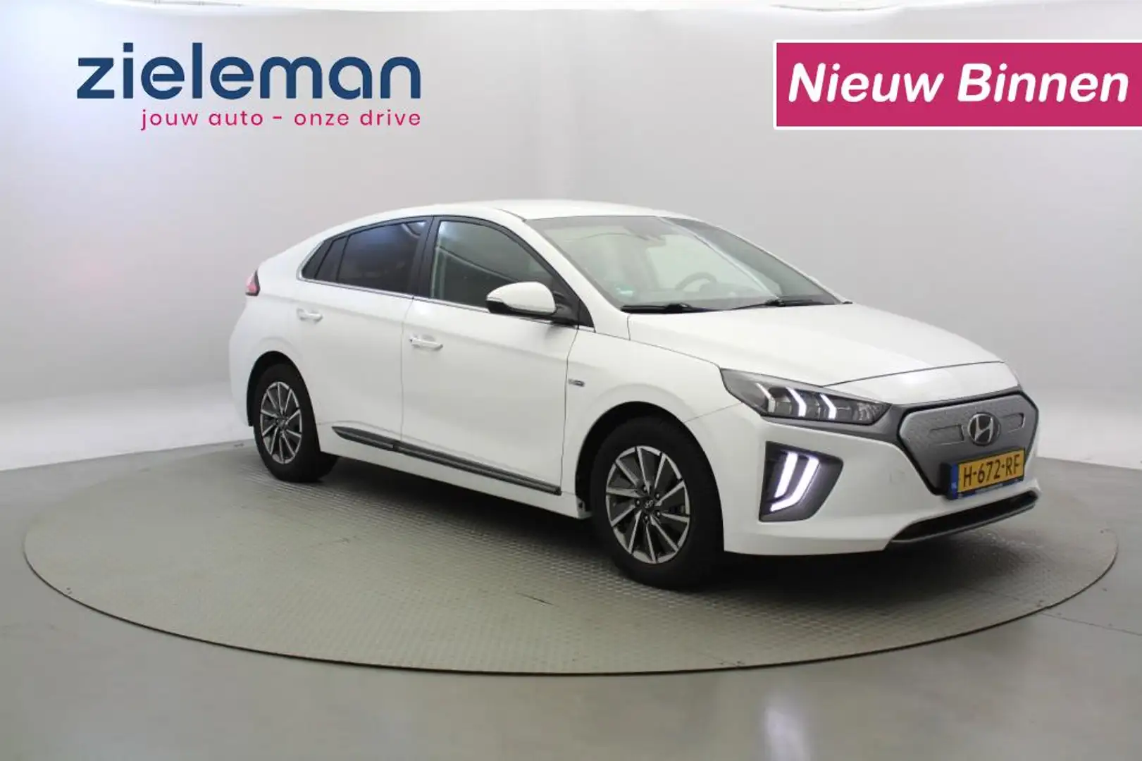 Hyundai IONIQ Comfort EV 38 kWh - Carplay, Camera, Stoelverw. SO Wit - 1