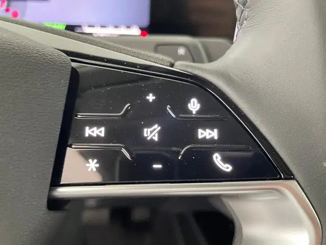 Audi Q3 view 15