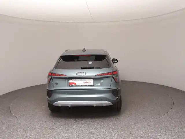 Audi Q3 view 6
