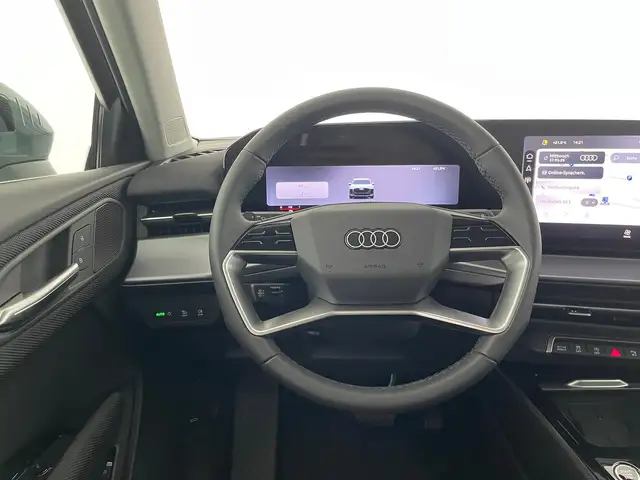 Audi Q3 view 12