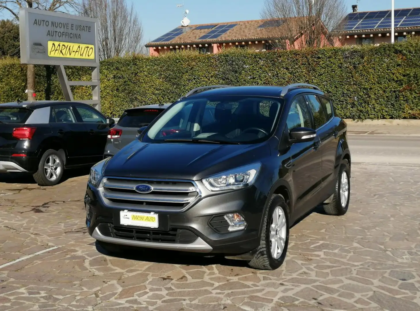 Ford Kuga 2.0 TDCI 120 CV S&S 2WD Powershift Business Grau - 1