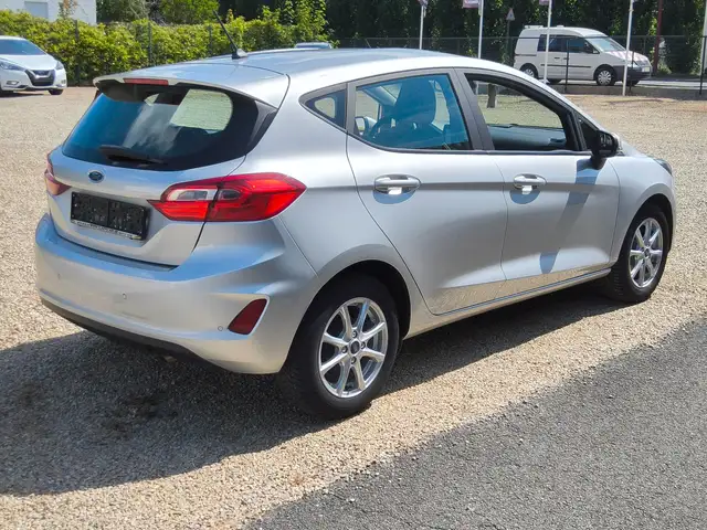 Ford Fiesta view 3