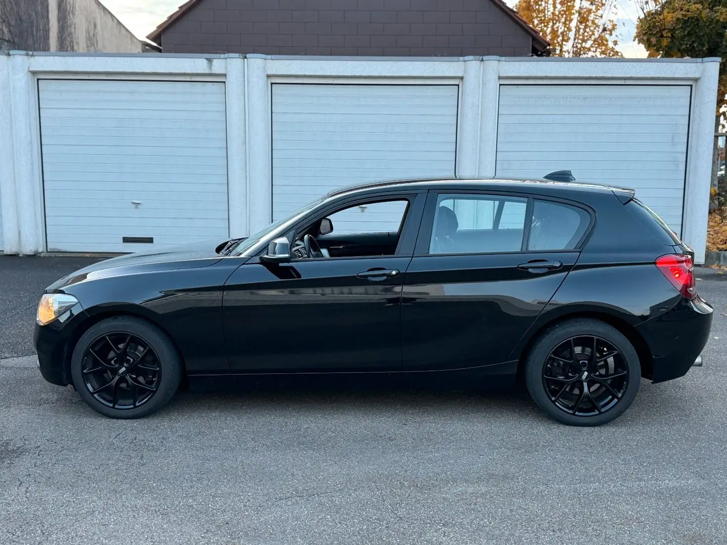 BMW 114 i Steurkette 2023 Erneuert*Tüv Neu*1te Hand Schwarz - 2