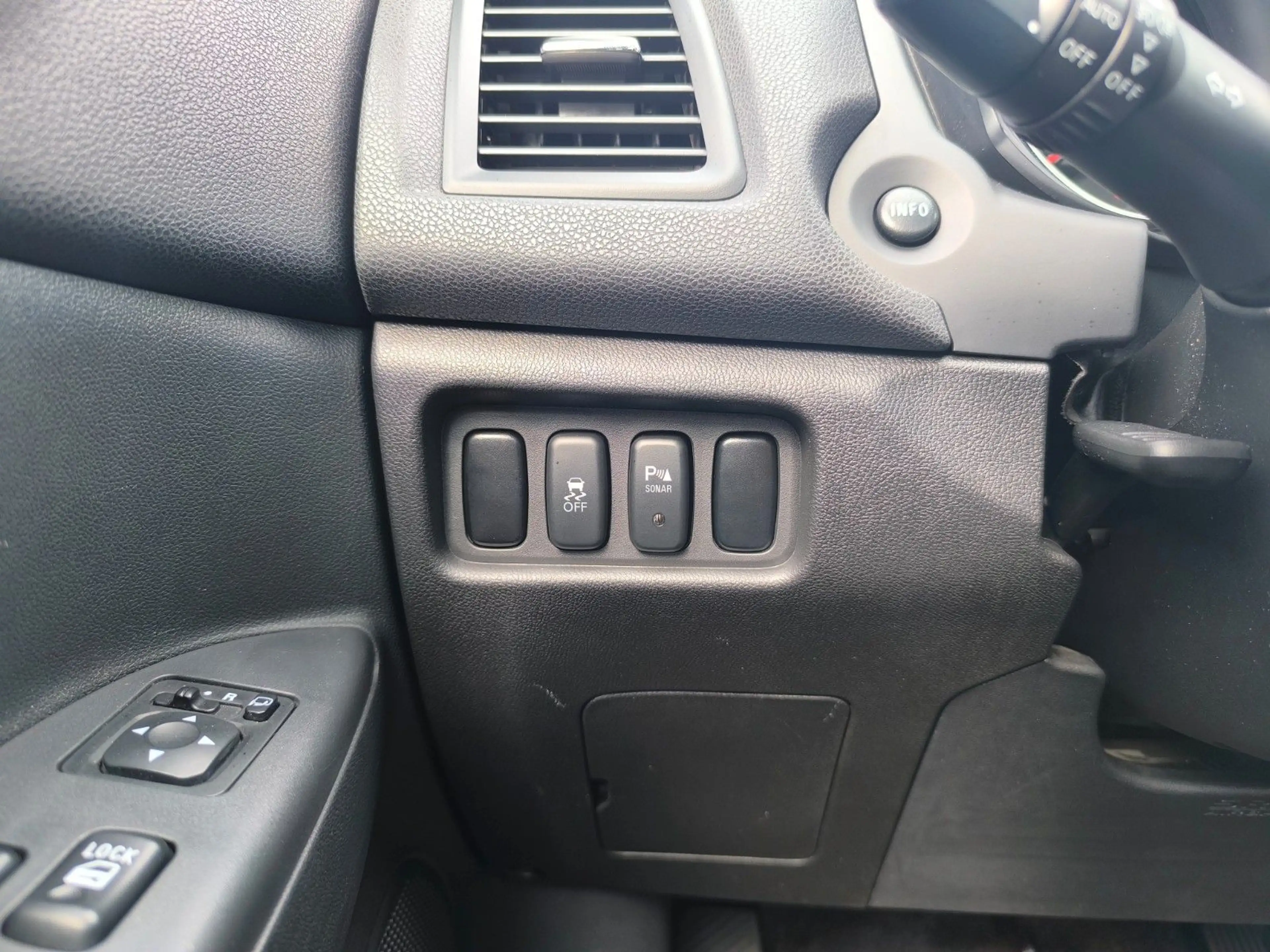Mitsubishi ASX Top 4WD PANO°Kamera°Navi°AHK°AT°E6°Sthz°BT°D — photo 15