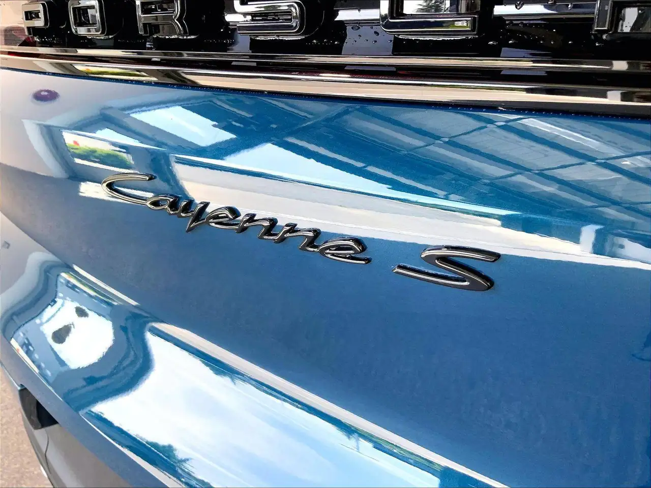Porsche Cayenne снимка Porsche Cayenne