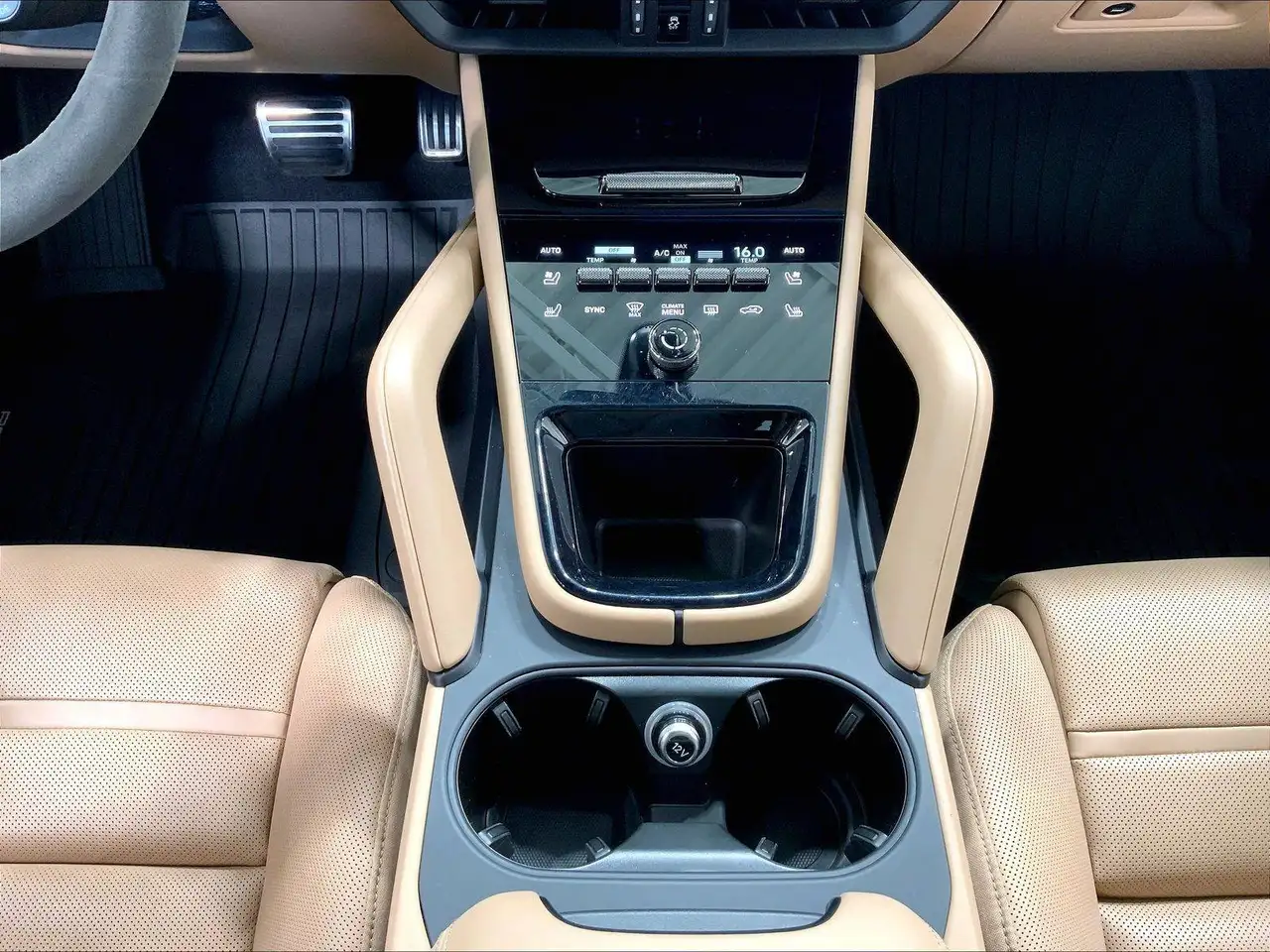 Porsche Cayenne снимка Porsche Cayenne