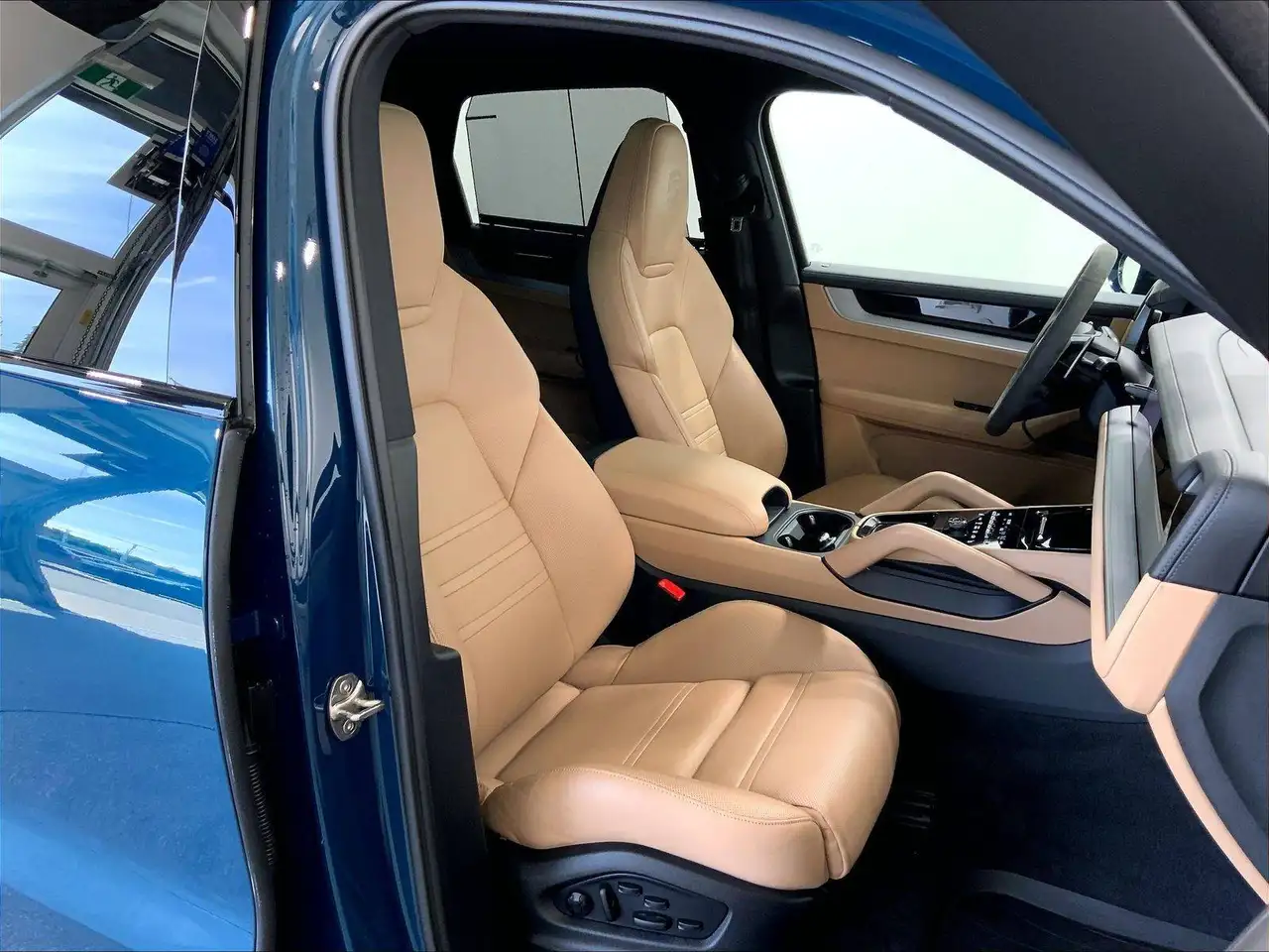 Porsche Cayenne снимка Porsche Cayenne
