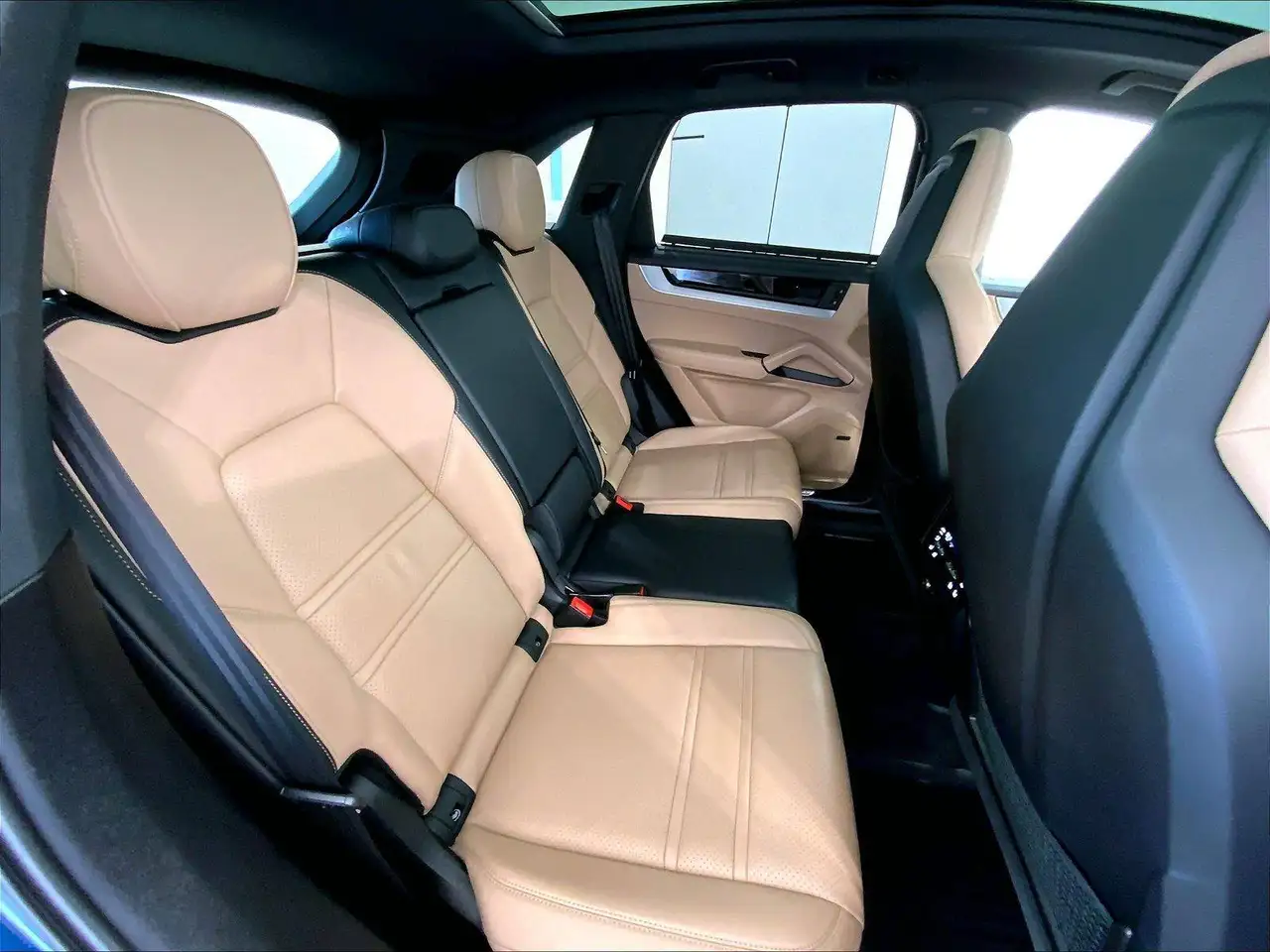 Porsche Cayenne снимка Porsche Cayenne