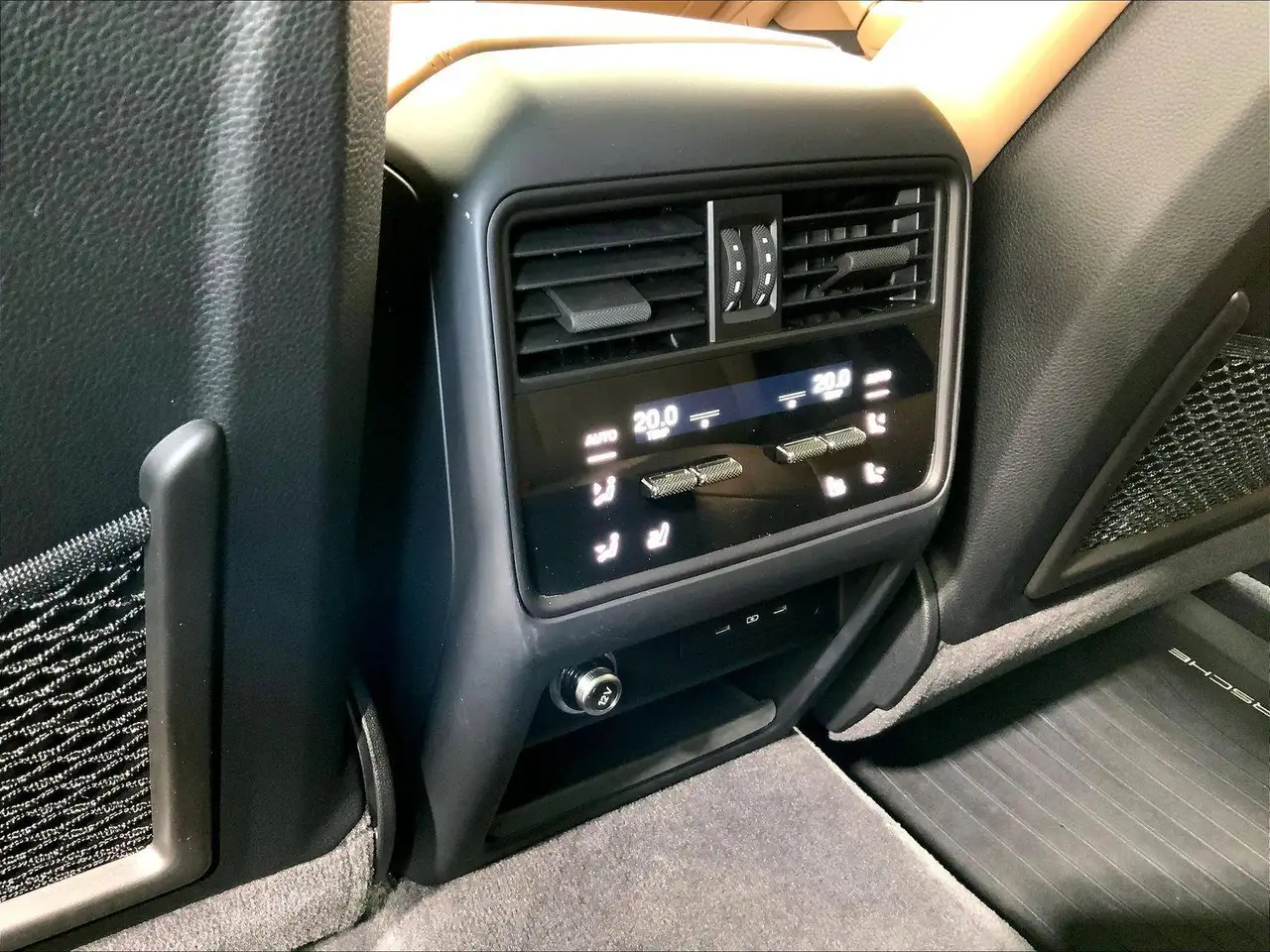 Porsche Cayenne снимка Porsche Cayenne