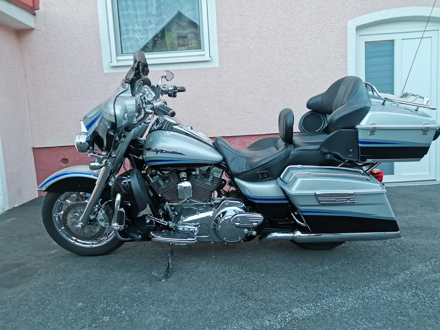 Harley-Davidson Ultra Classic Electra Glide Silver - 2