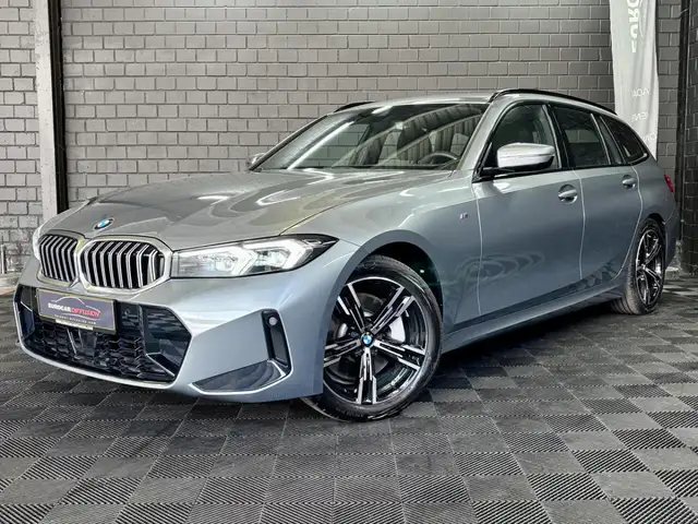 BMW 330 330i M-Sport Touring xDrive 245CV * Hayon * ACC *
