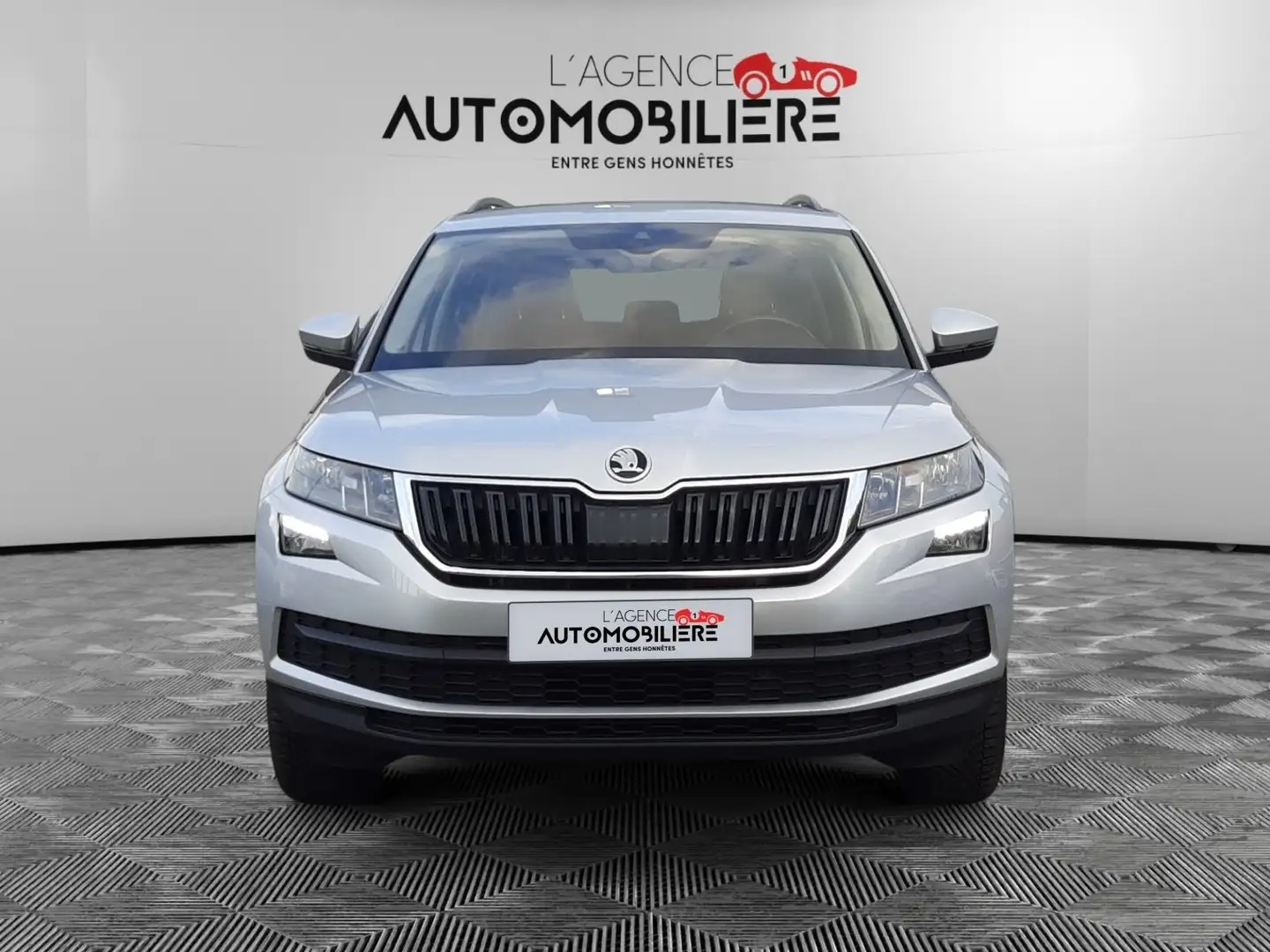 Skoda Kodiaq 2.0i TSI 4x4 Ambition DSG *7plc*/ Garantie 12 Mois Gris - 2