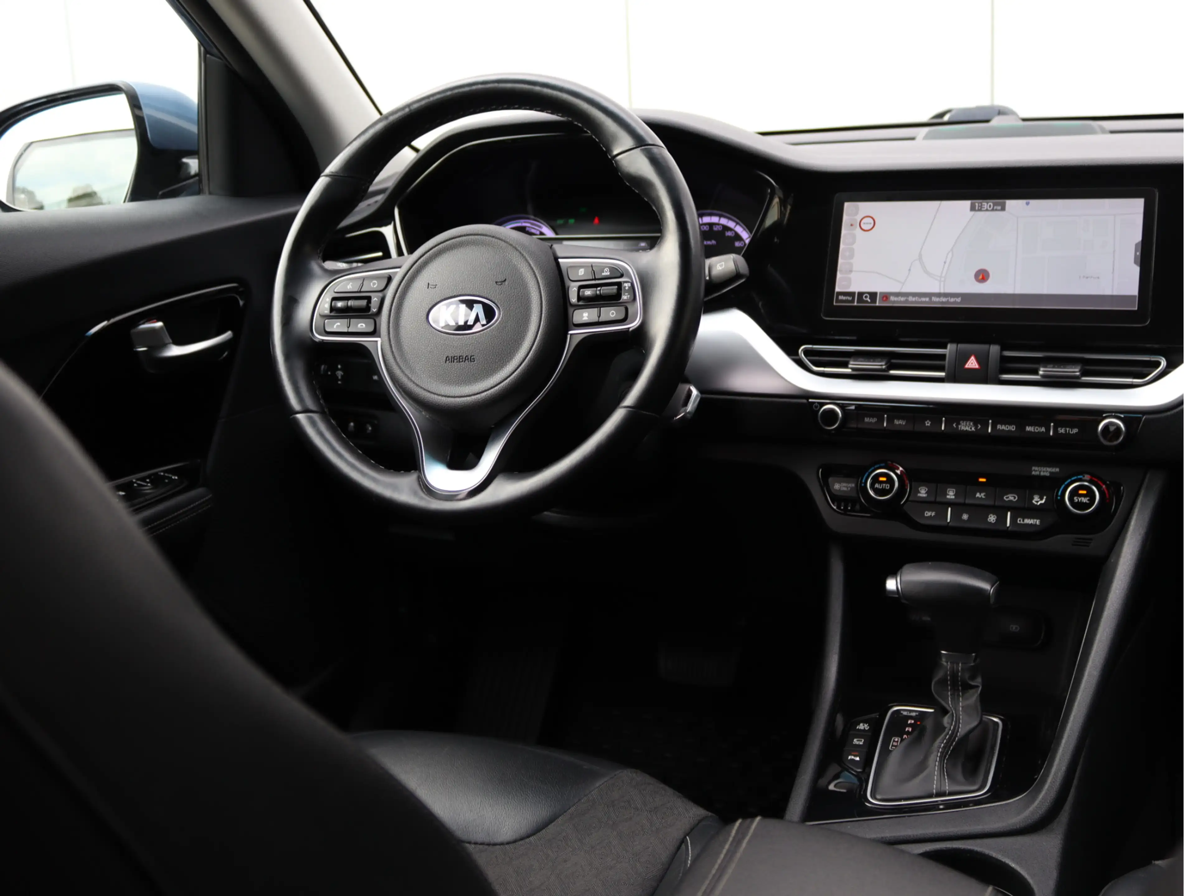 Kia Niro 1.6 GDi PHEV | SOH 85,5% | Plug-in Hybrid | Camera — photo 19