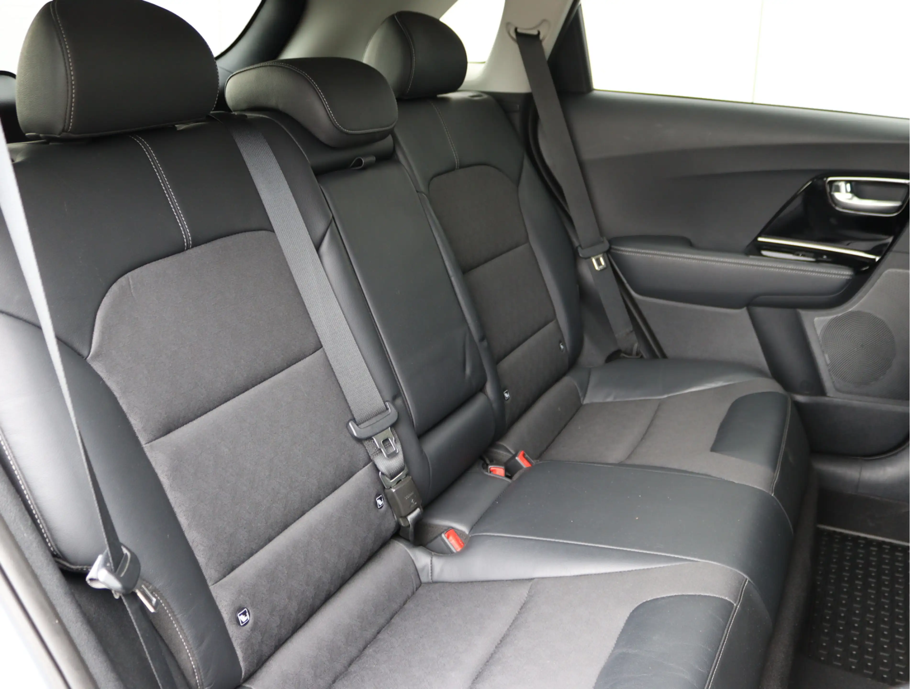 Kia Niro 1.6 GDi PHEV | SOH 85,5% | Plug-in Hybrid | Camera — photo 23