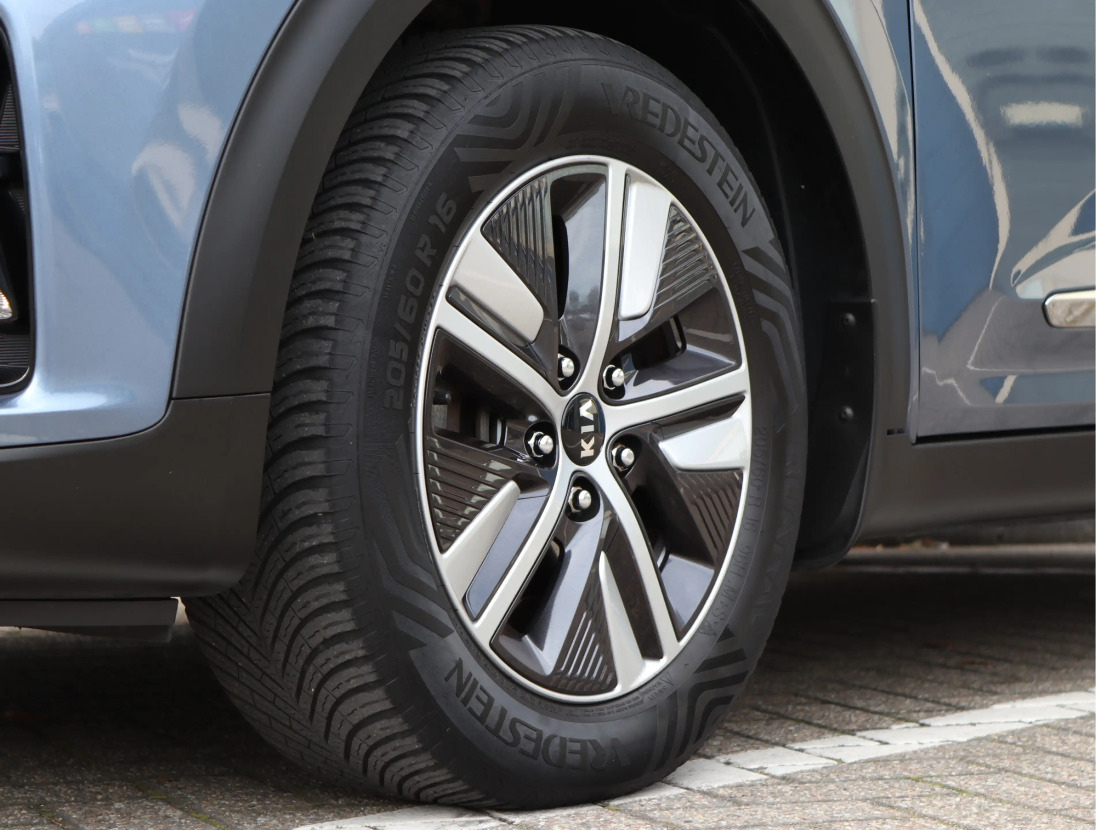 Kia Niro 1.6 GDi PHEV | SOH 85,5% | Plug-in Hybrid | Camera — photo 11