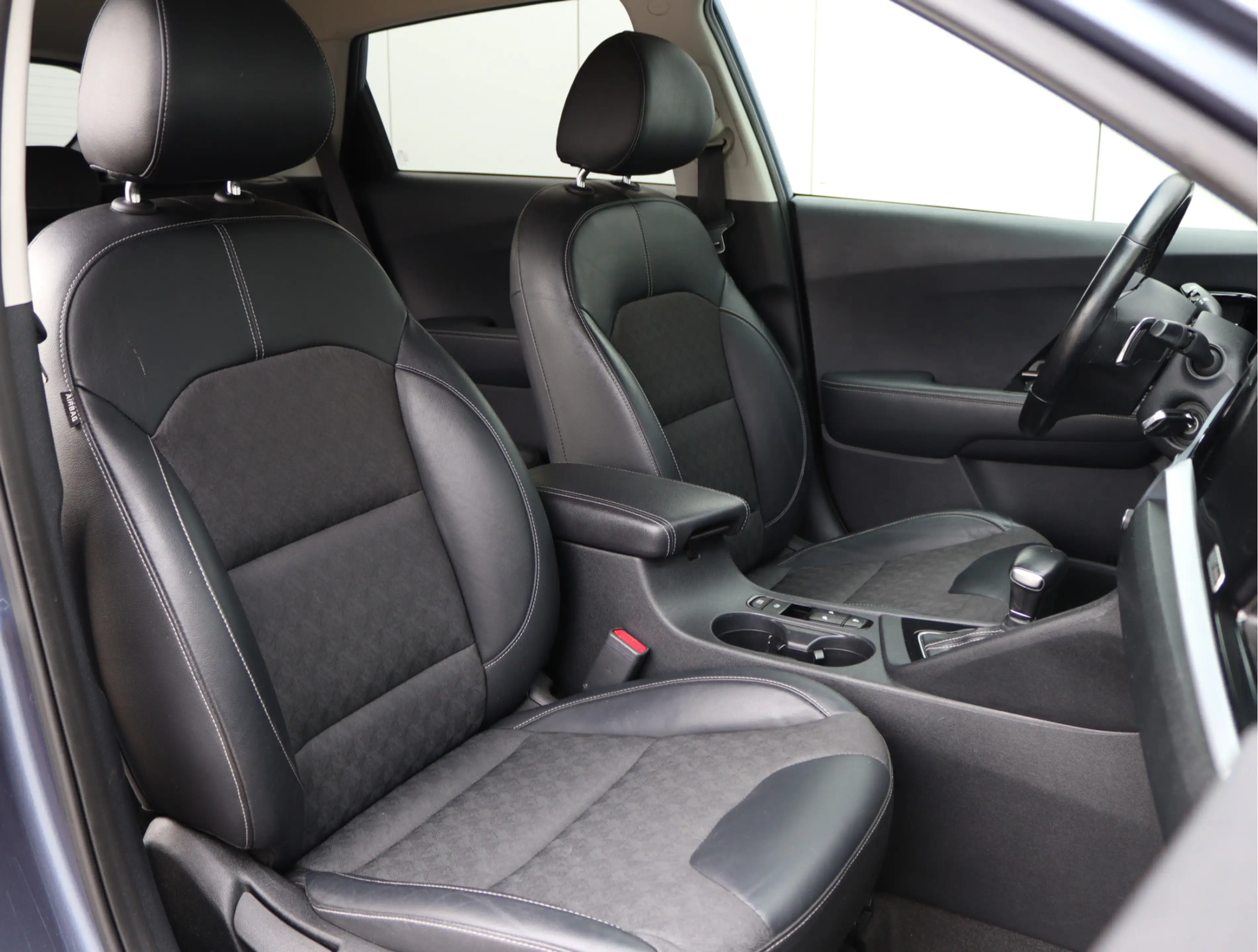 Kia Niro 1.6 GDi PHEV | SOH 85,5% | Plug-in Hybrid | Camera — photo 22