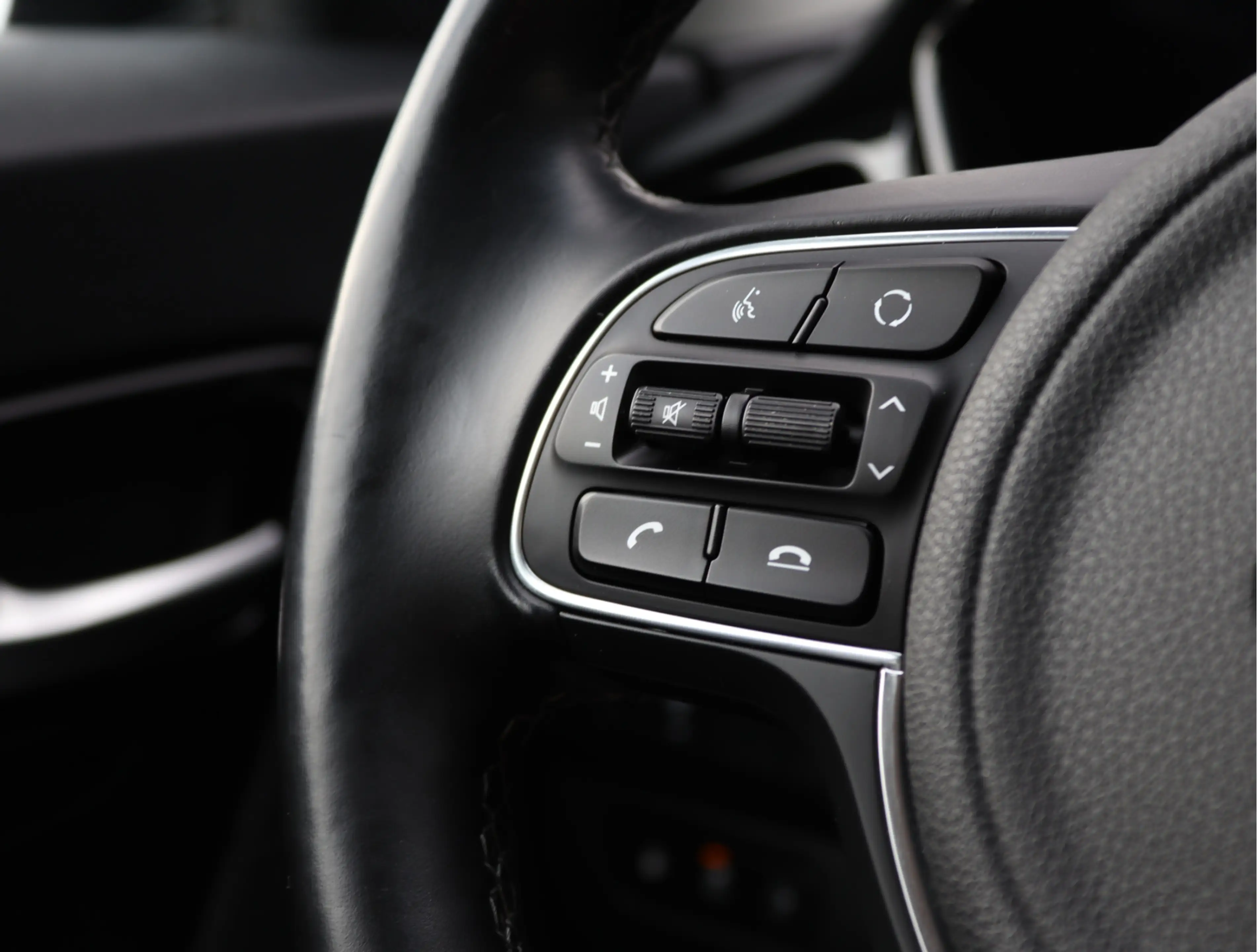 Kia Niro 1.6 GDi PHEV | SOH 85,5% | Plug-in Hybrid | Camera — photo 36