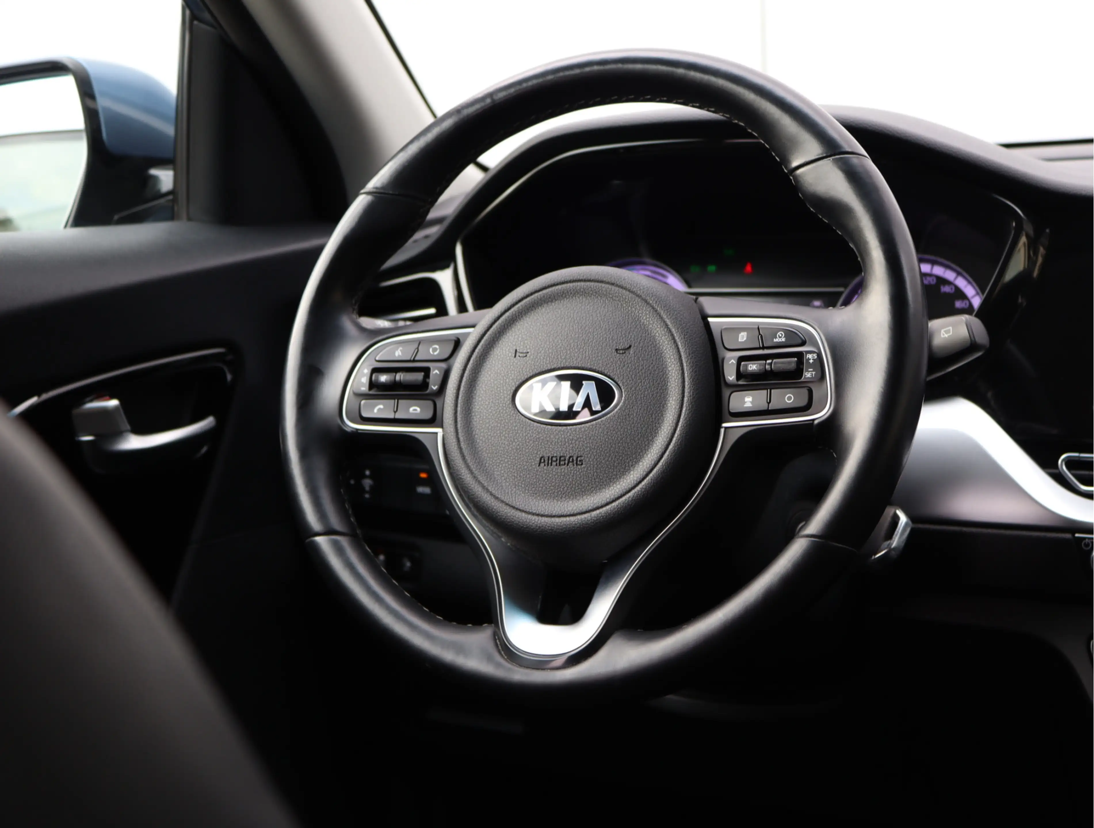 Kia Niro 1.6 GDi PHEV | SOH 85,5% | Plug-in Hybrid | Camera — photo 20