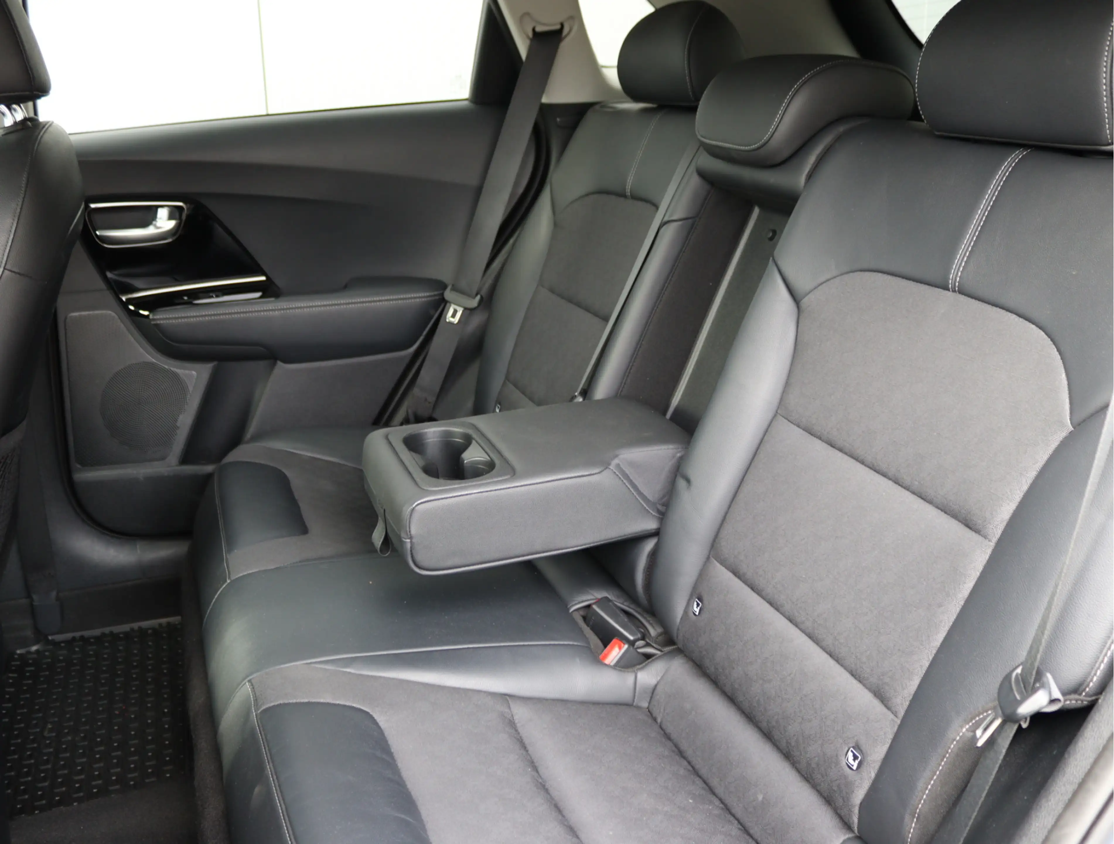 Kia Niro 1.6 GDi PHEV | SOH 85,5% | Plug-in Hybrid | Camera — photo 24