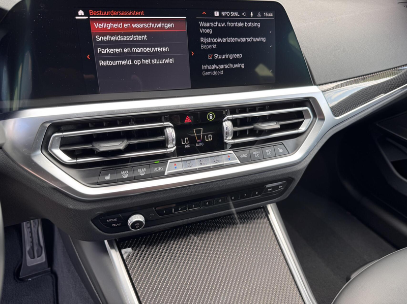BMW 330 3-serie Touring 330e High Executive M Sport Pano H — photo 37