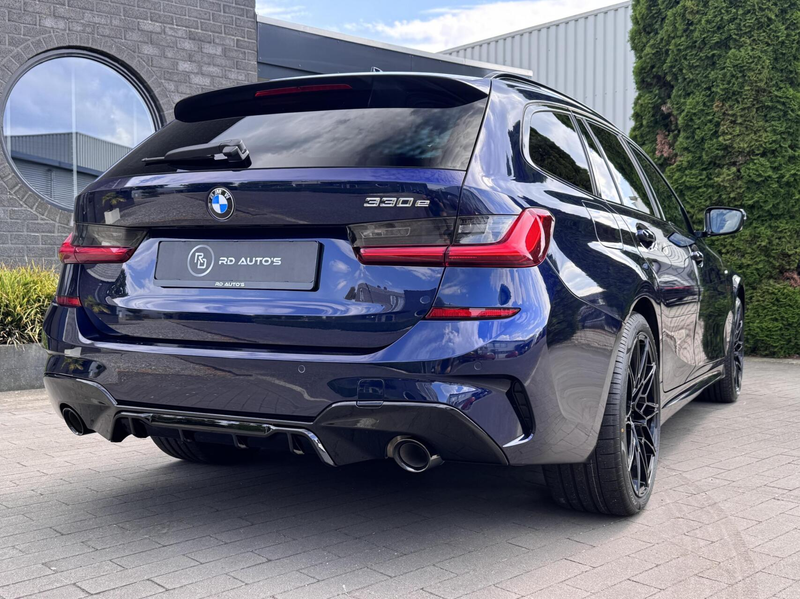 BMW 330 3-serie Touring 330e High Executive M Sport Pano H — photo 14
