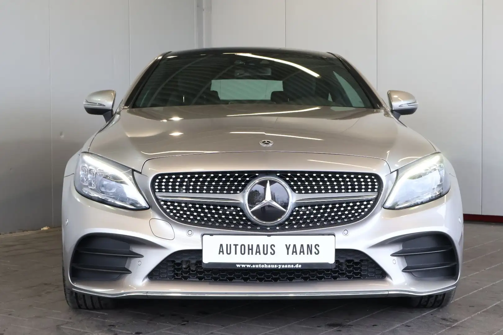 Mercedes-Benz C 300 Coupe AMG WIDE+BURM.+DISTR.+KEY+MEM+PANO Silber - 2