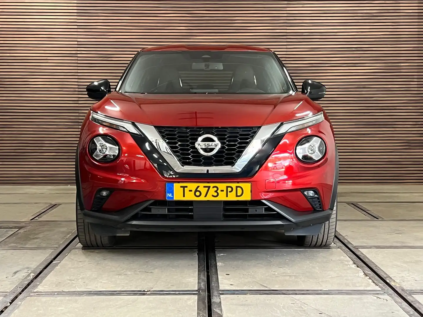 Nissan Juke 1.0 DIG-T N-Design Rood - 2