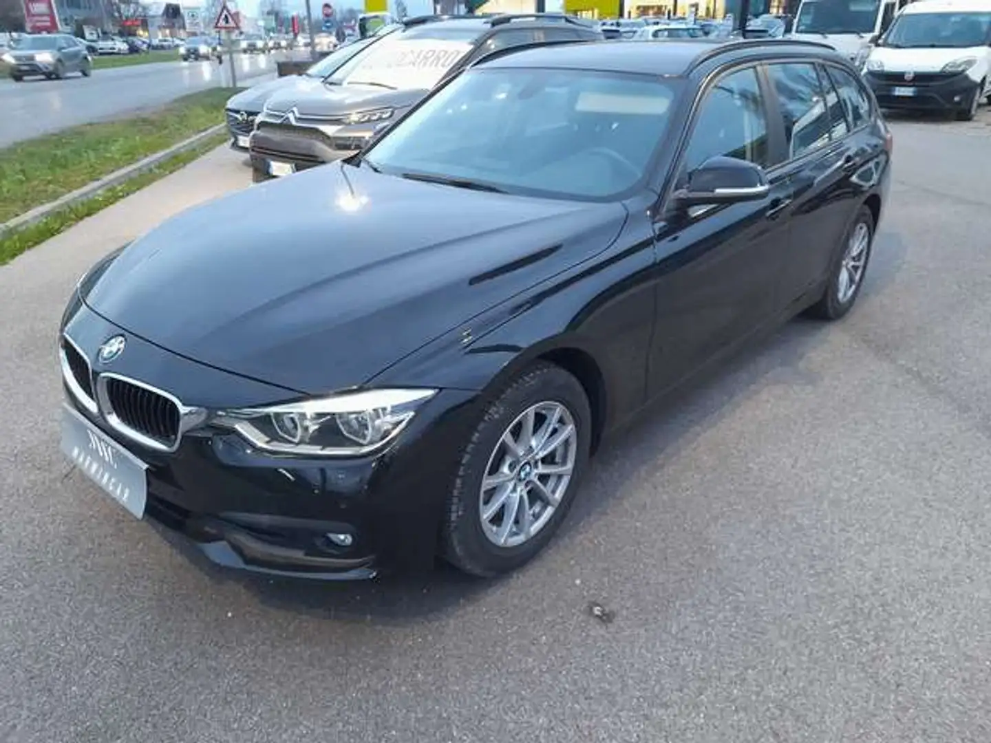 BMW 318 318d Touring Business Advantage auto Noir - 1