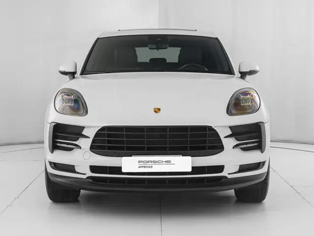Porsche Macan view 2