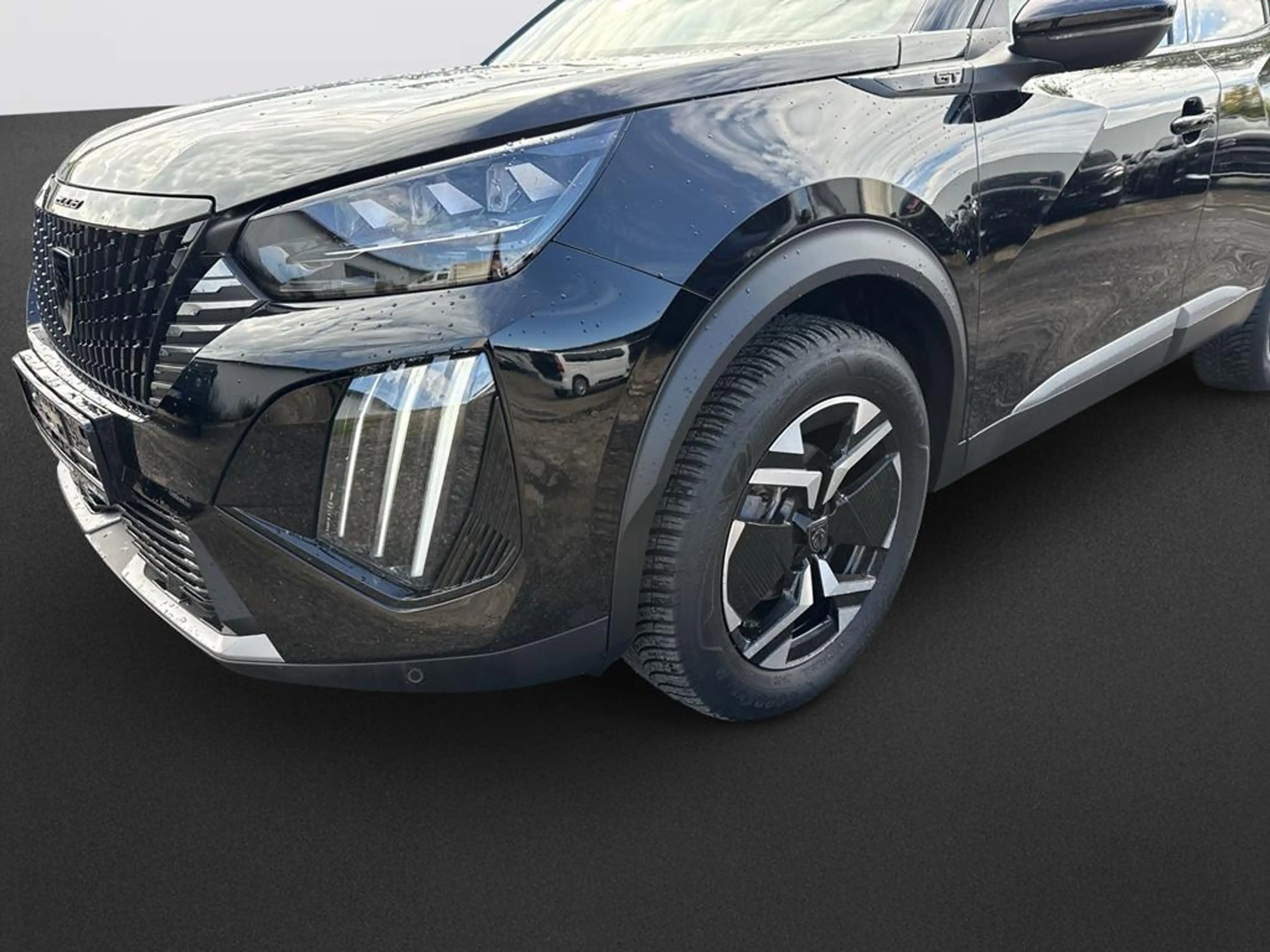 Peugeot 2008 GT — photo 11