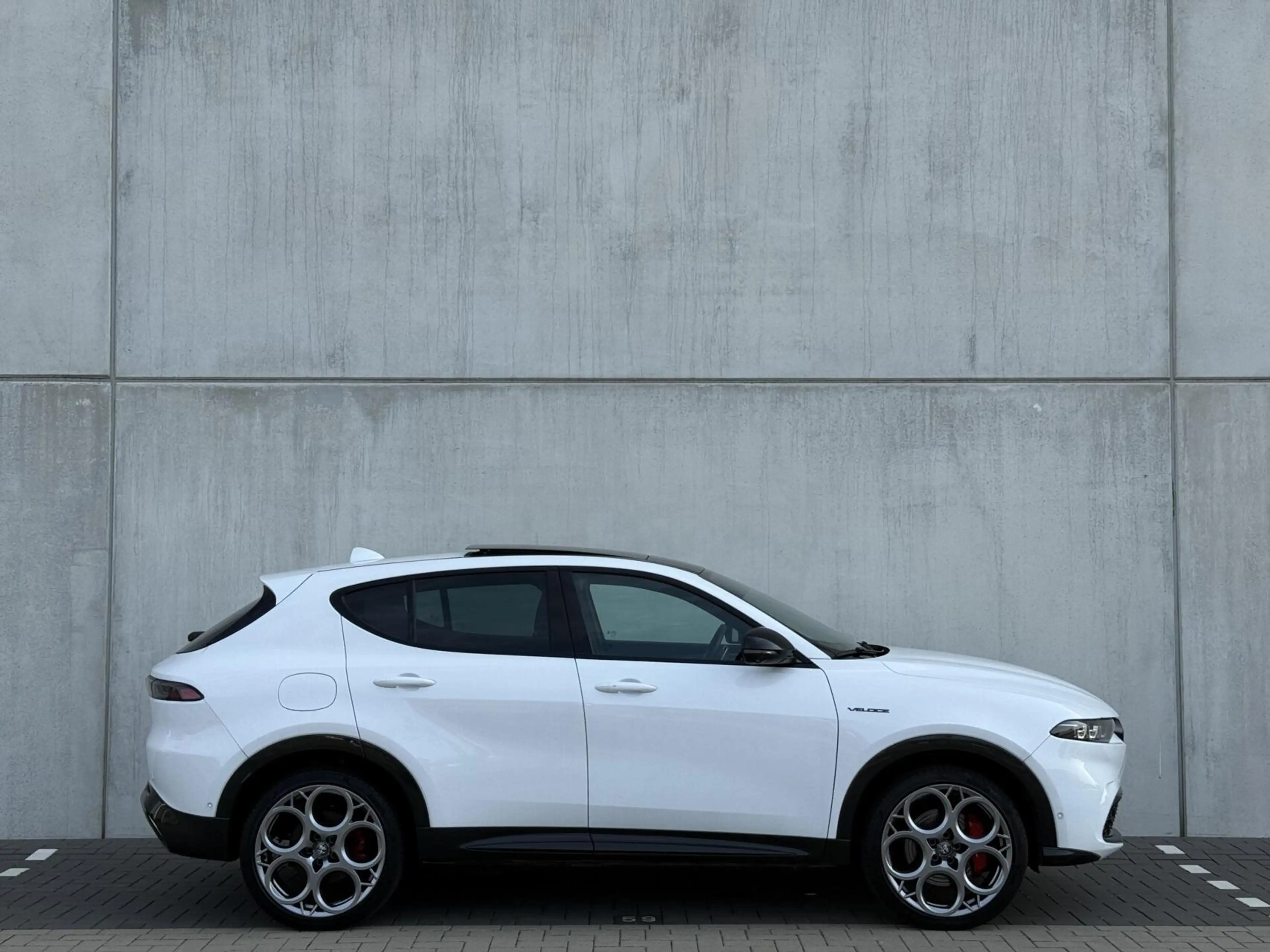 Alfa Romeo Tonale 1.3T PHEV Veloce | Pano | 360° Cam | ACC — photo 7