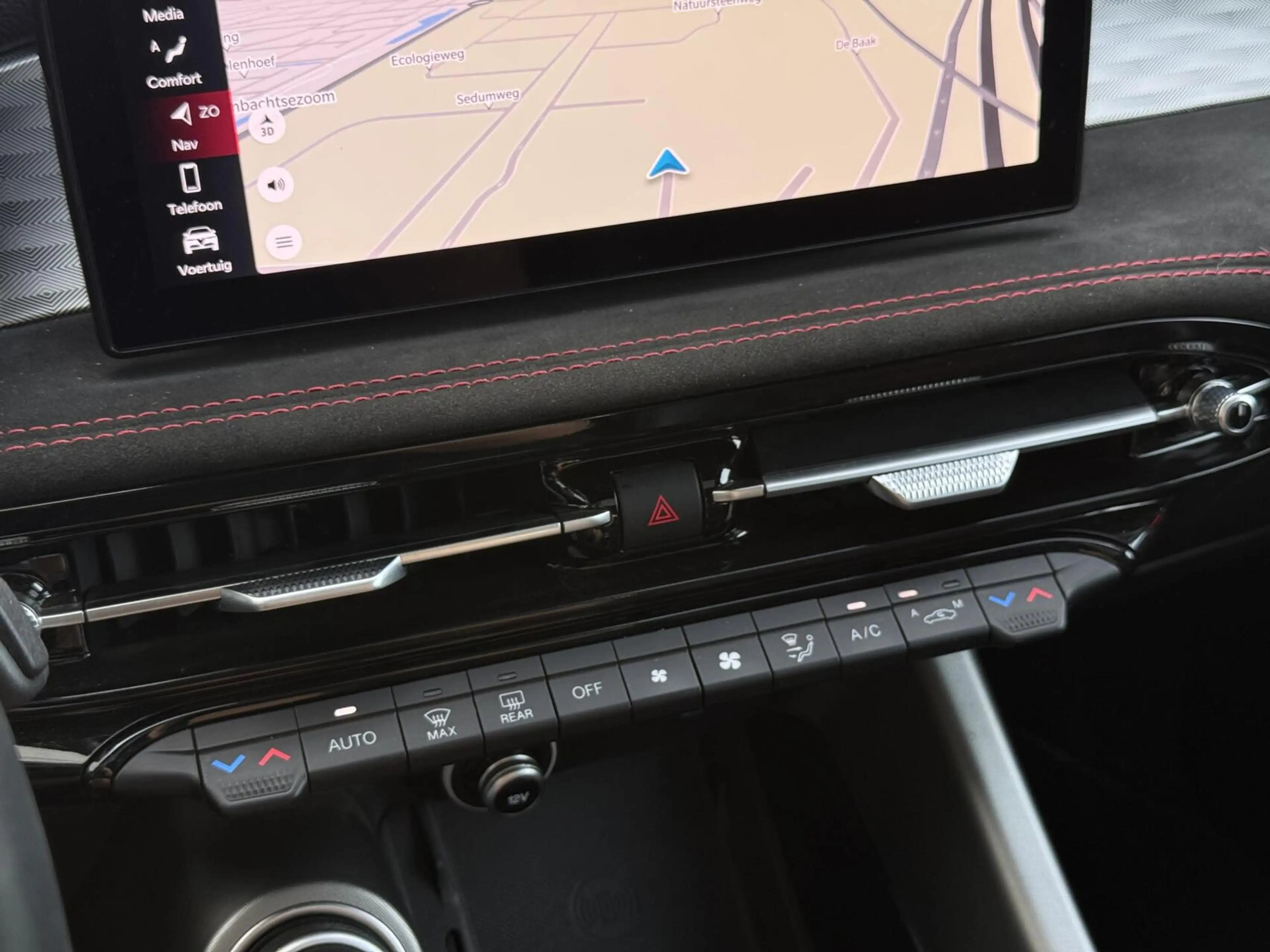 Alfa Romeo Tonale 1.3T PHEV Veloce | Pano | 360° Cam | ACC — photo 15