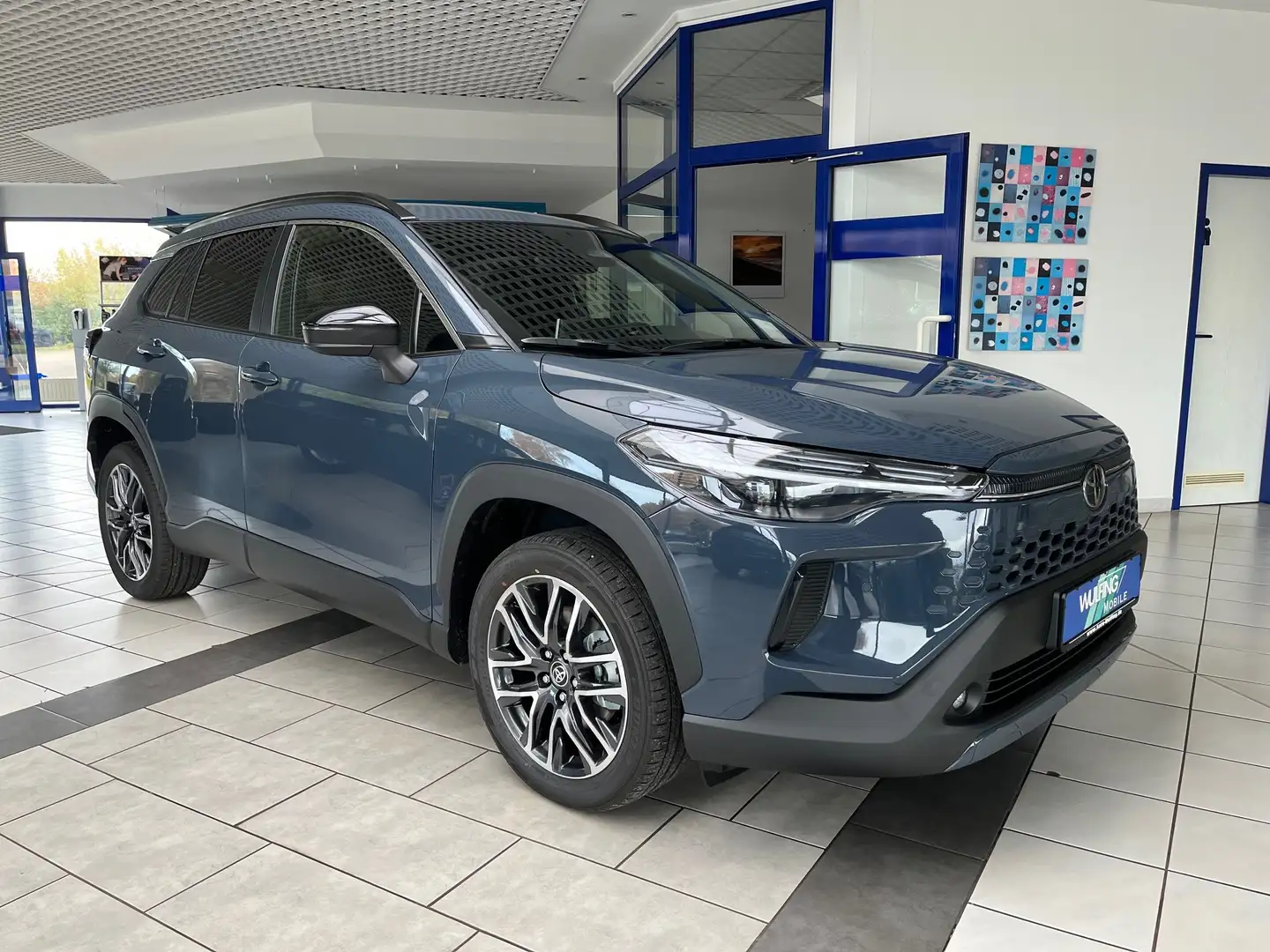 Toyota Corolla Cross 1.8 Hybrid-140 Dynamic Grau - 1