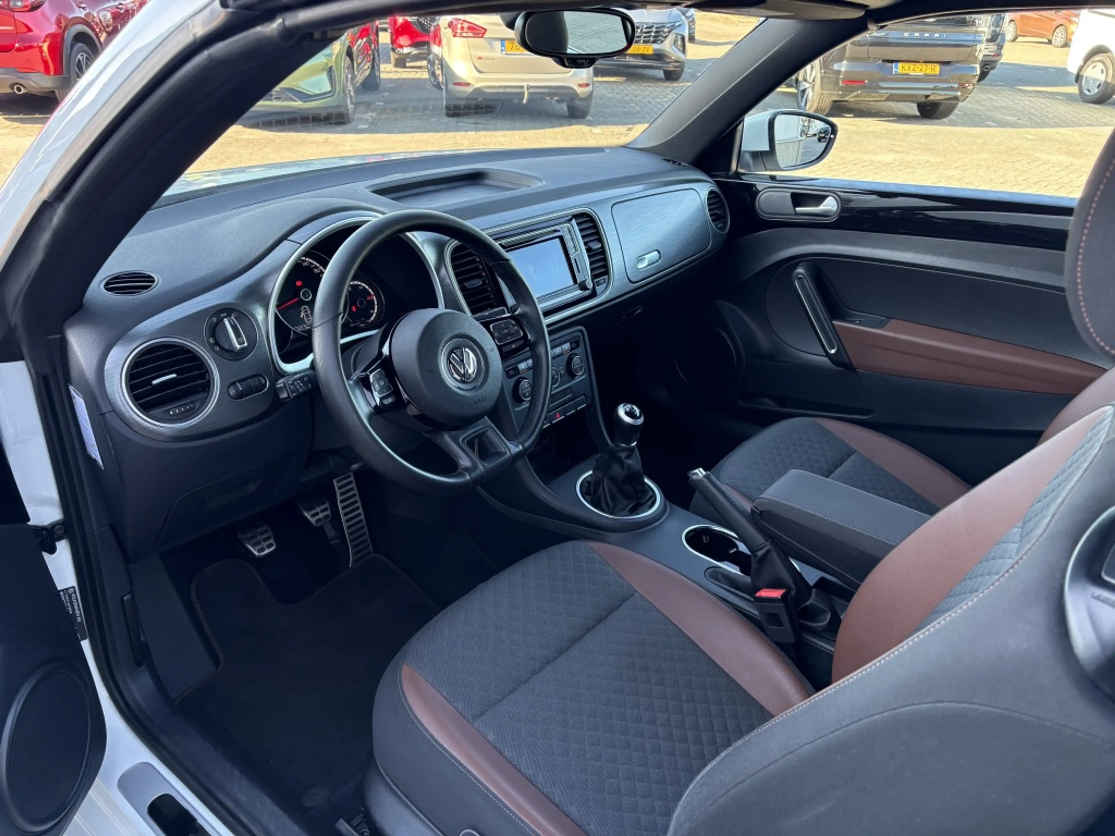 Volkswagen Beetle Cabriolet 1.2 TSI Exclusive S. ALLSTAR! NAVI! CLIM — photo 6