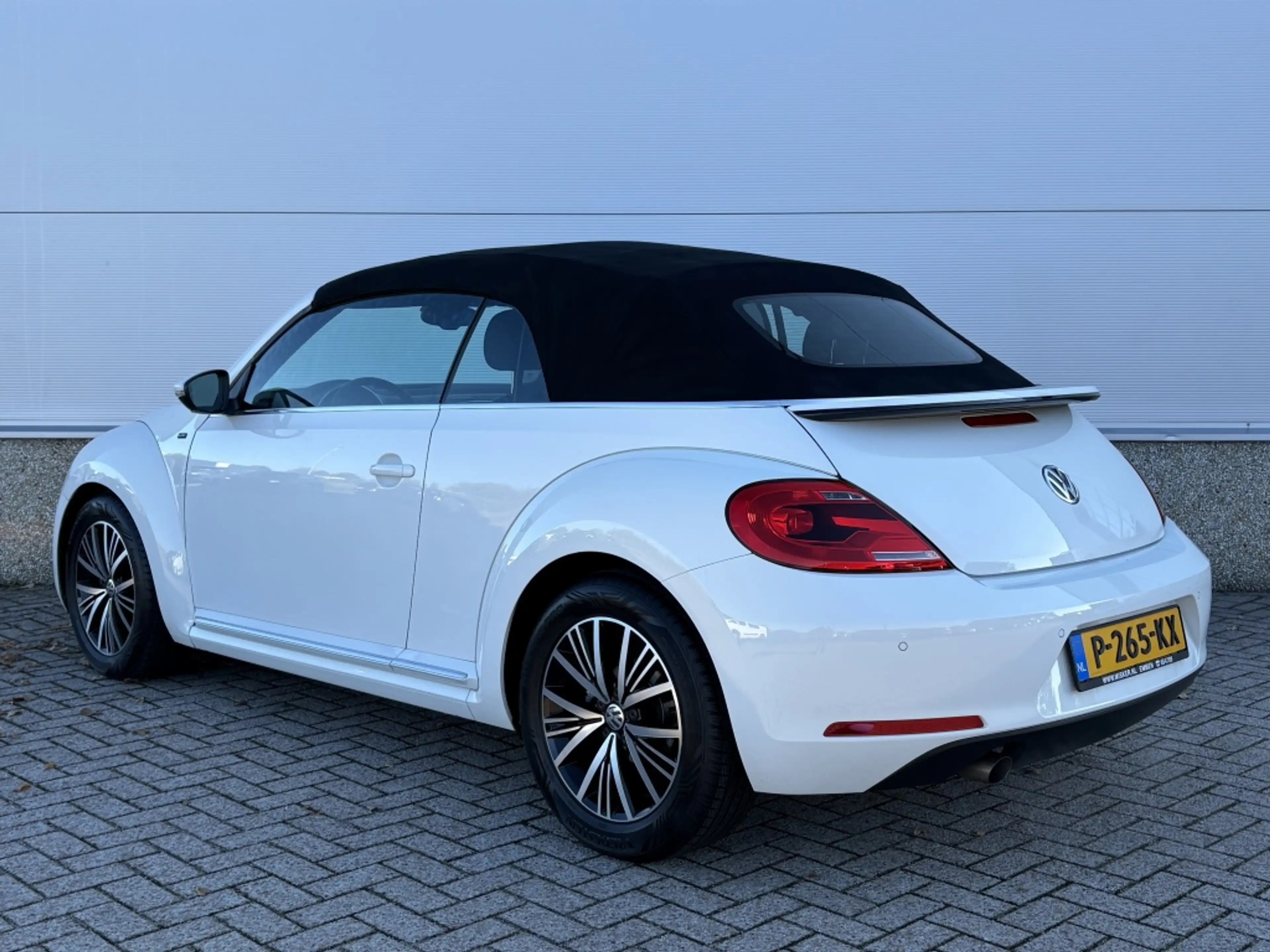 Volkswagen Beetle Cabriolet 1.2 TSI Exclusive S. ALLSTAR! NAVI! CLIM — photo 2