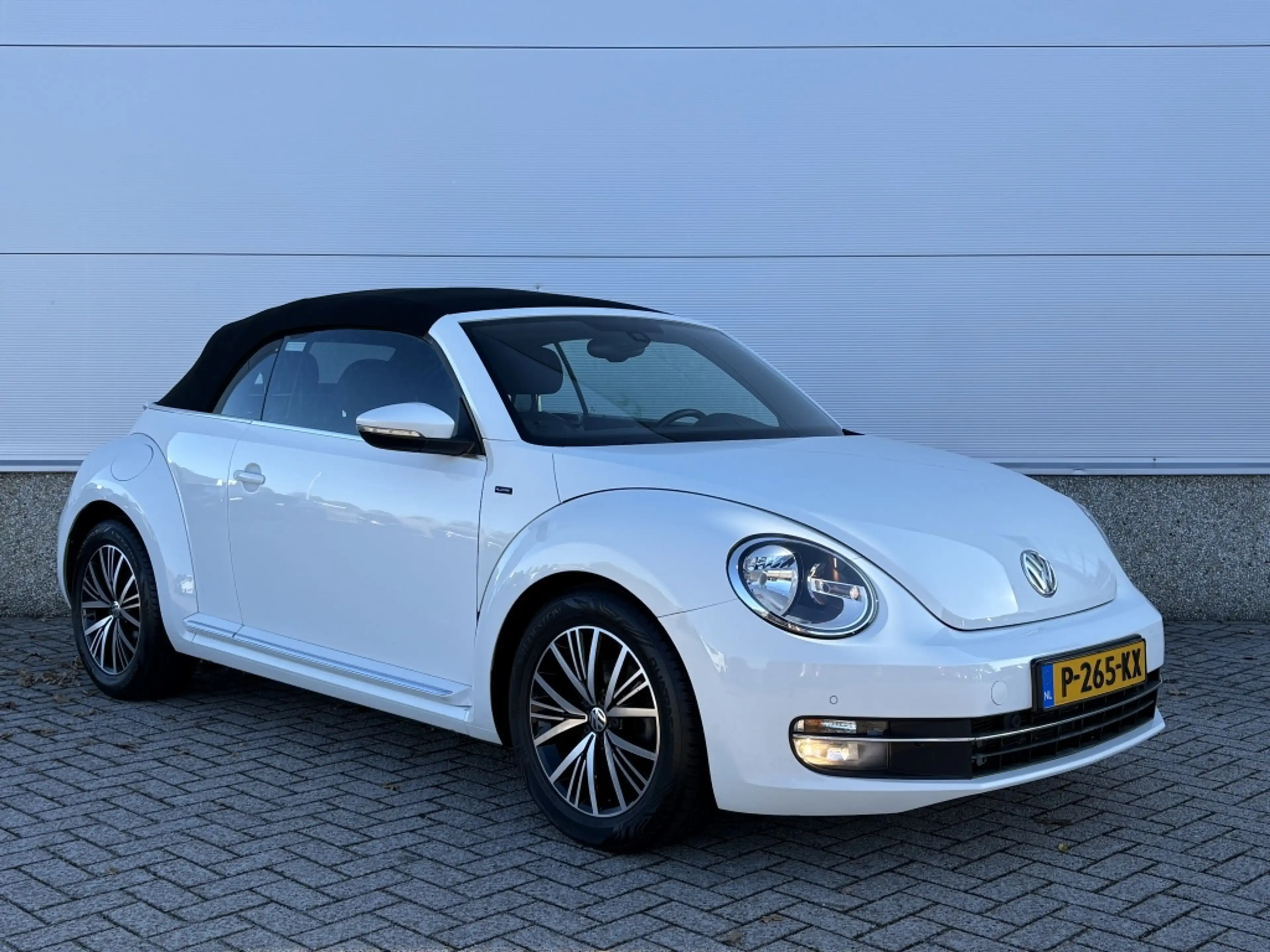Volkswagen Beetle Cabriolet 1.2 TSI Exclusive S. ALLSTAR! NAVI! CLIM — photo 5