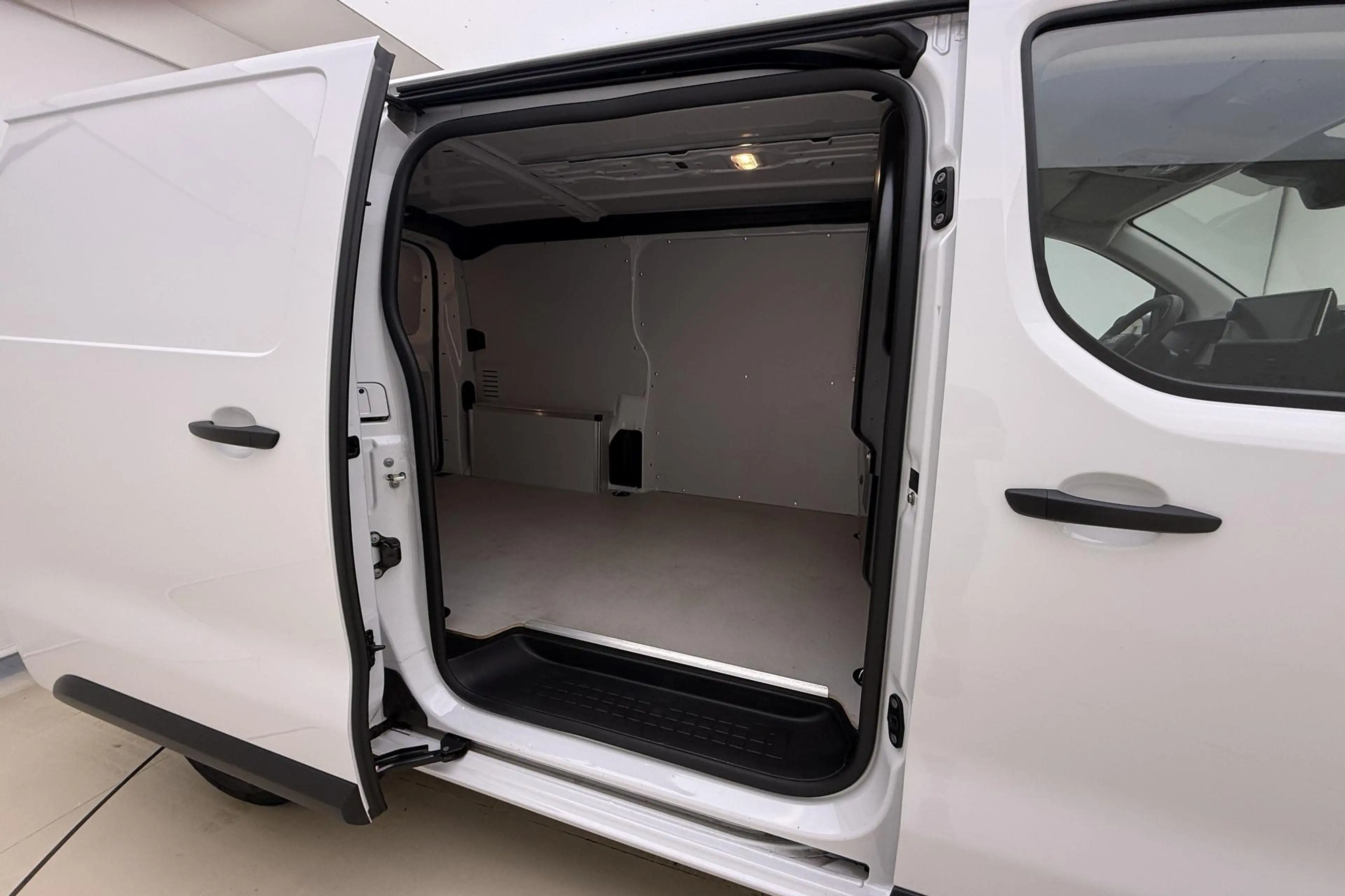 Fiat Scudo 2.0 Diesel 145 L2 | Navigatie | Laadruimte betimme — photo 13