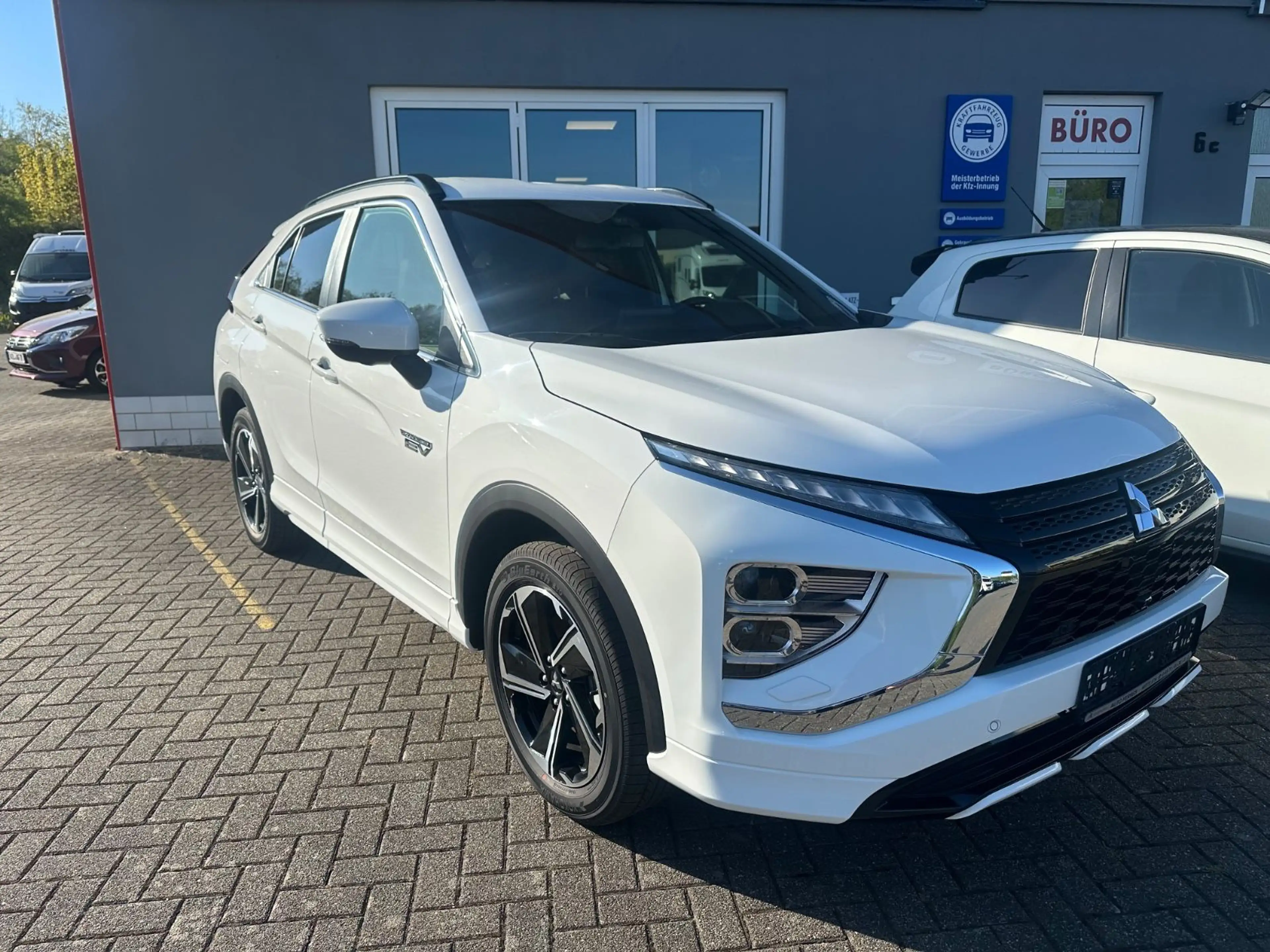 Mitsubishi Eclipse Cross Plus Select Hybrid 4WD — photo 5