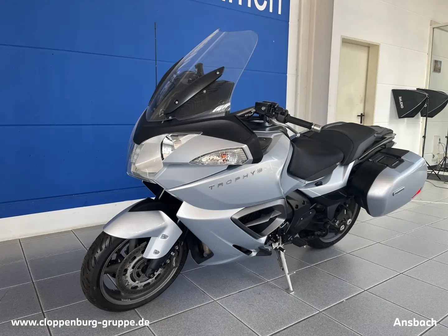 Triumph Trophy ABS+E-Start+Koffer+Scheibe+Hgriff Blanc - 1