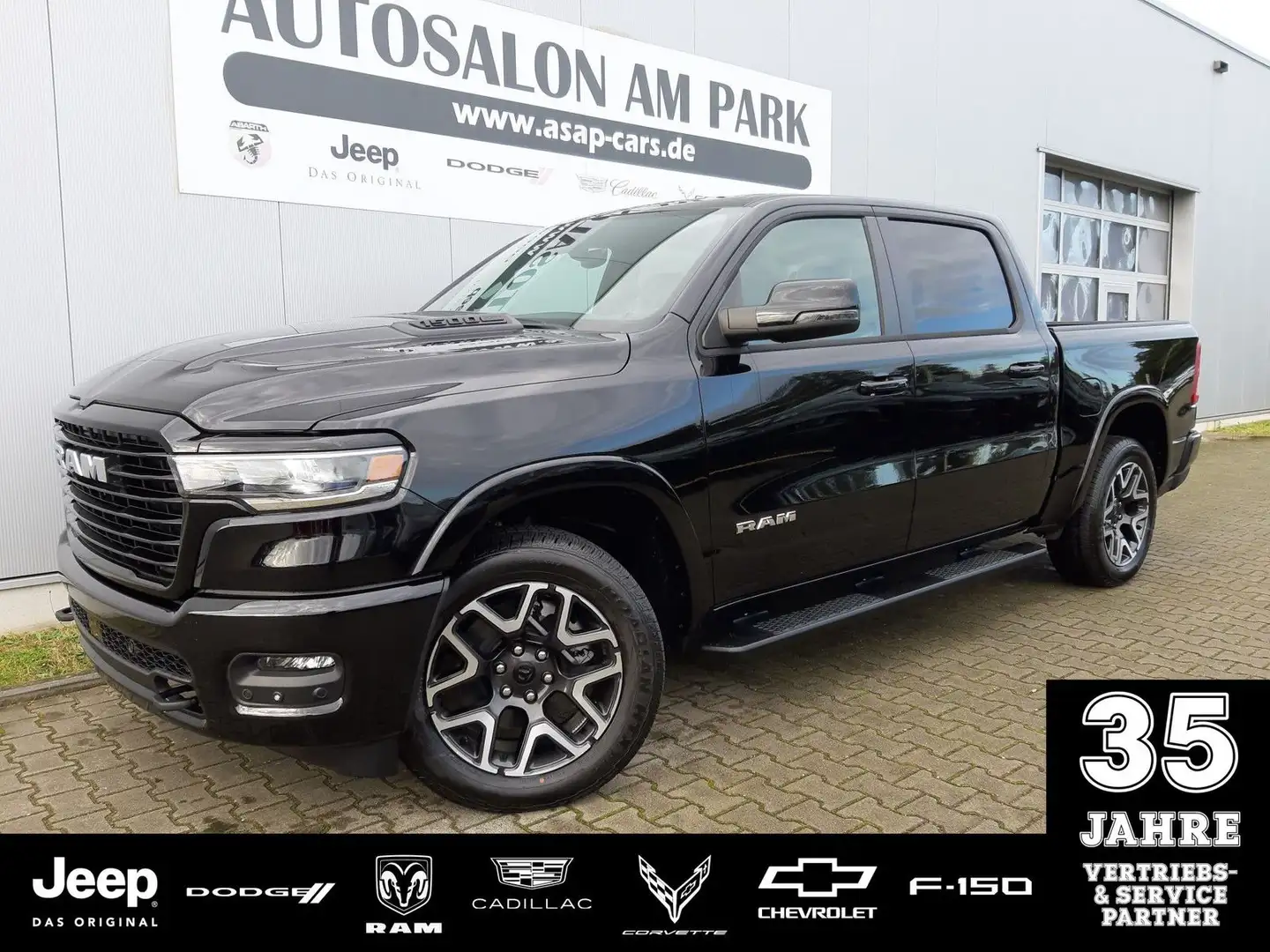 Dodge RAM 1500 CrewCab Laramie 3.0 mit LPG Schwarz - 1