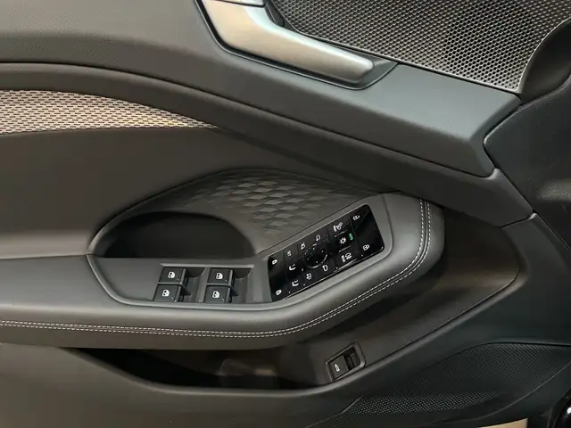 Audi A6 view 8