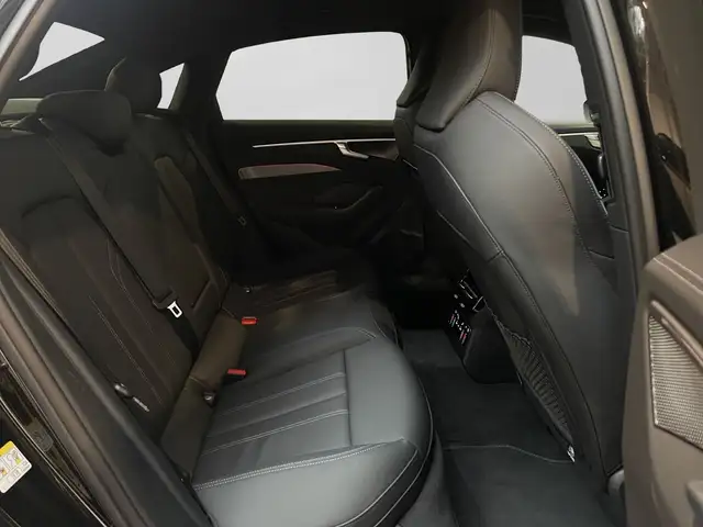 Audi A6 view 6